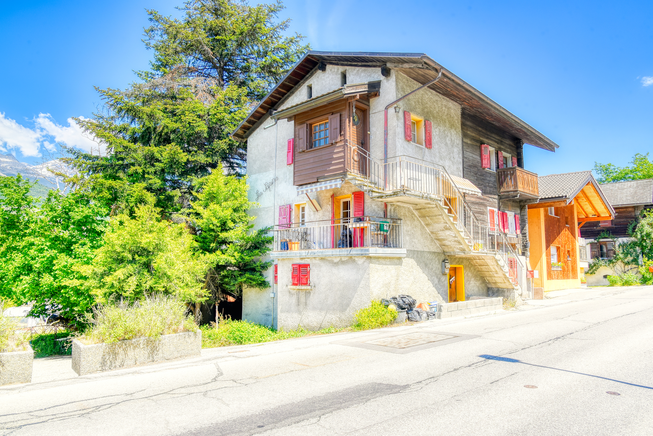 Gebäude mit 3 Wohnungen in Réchy