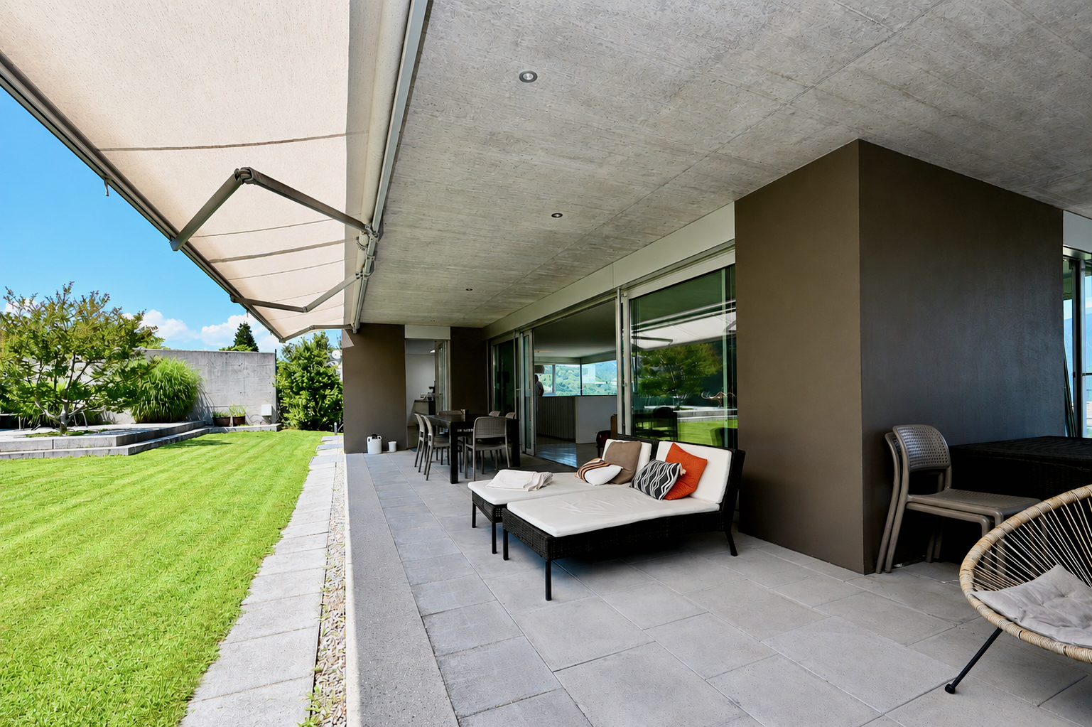 Exterior view 2