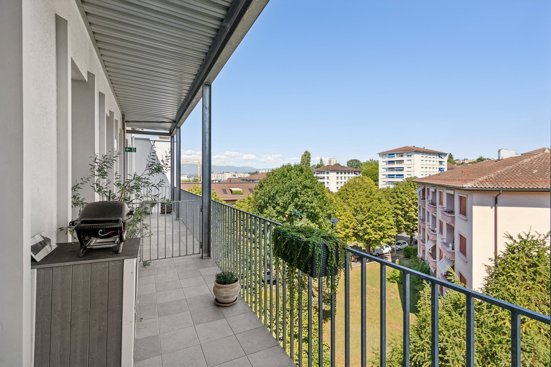Vue depuis la loggia côté parc Valency