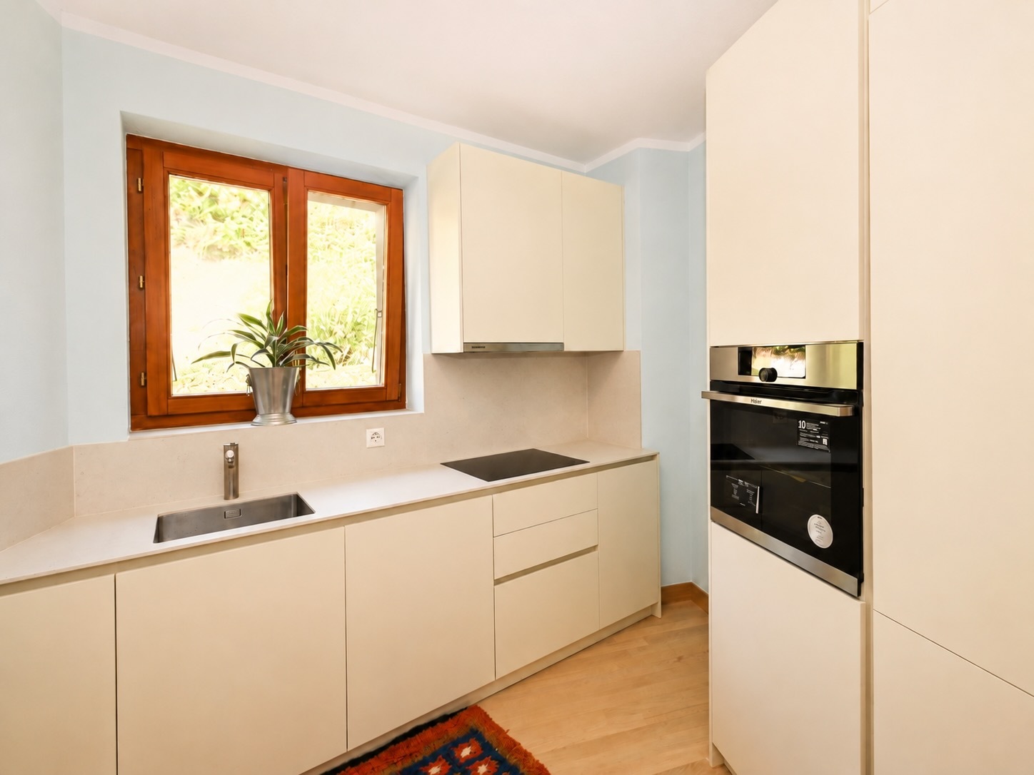 Interior view 5