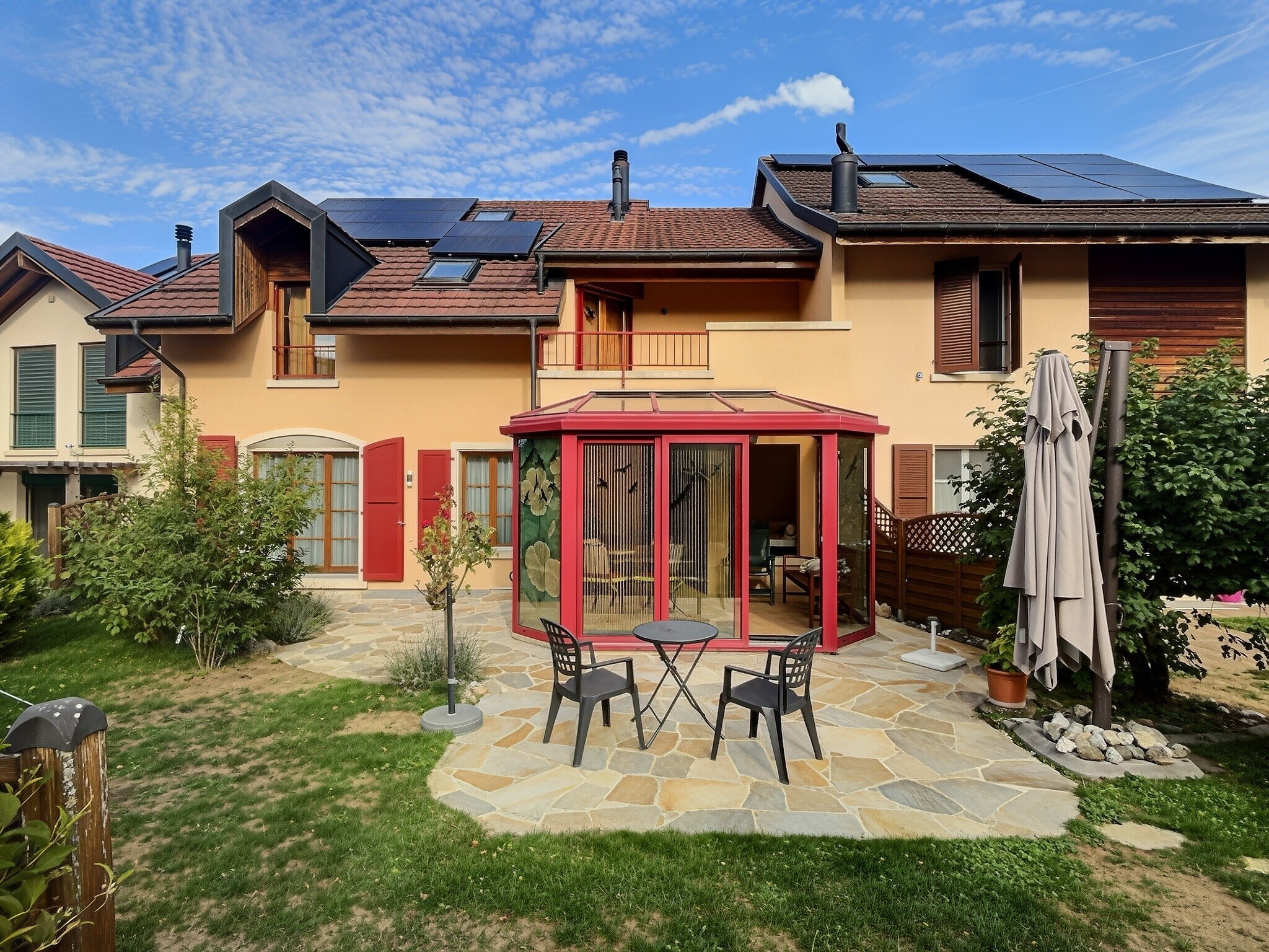 Exterior view 4