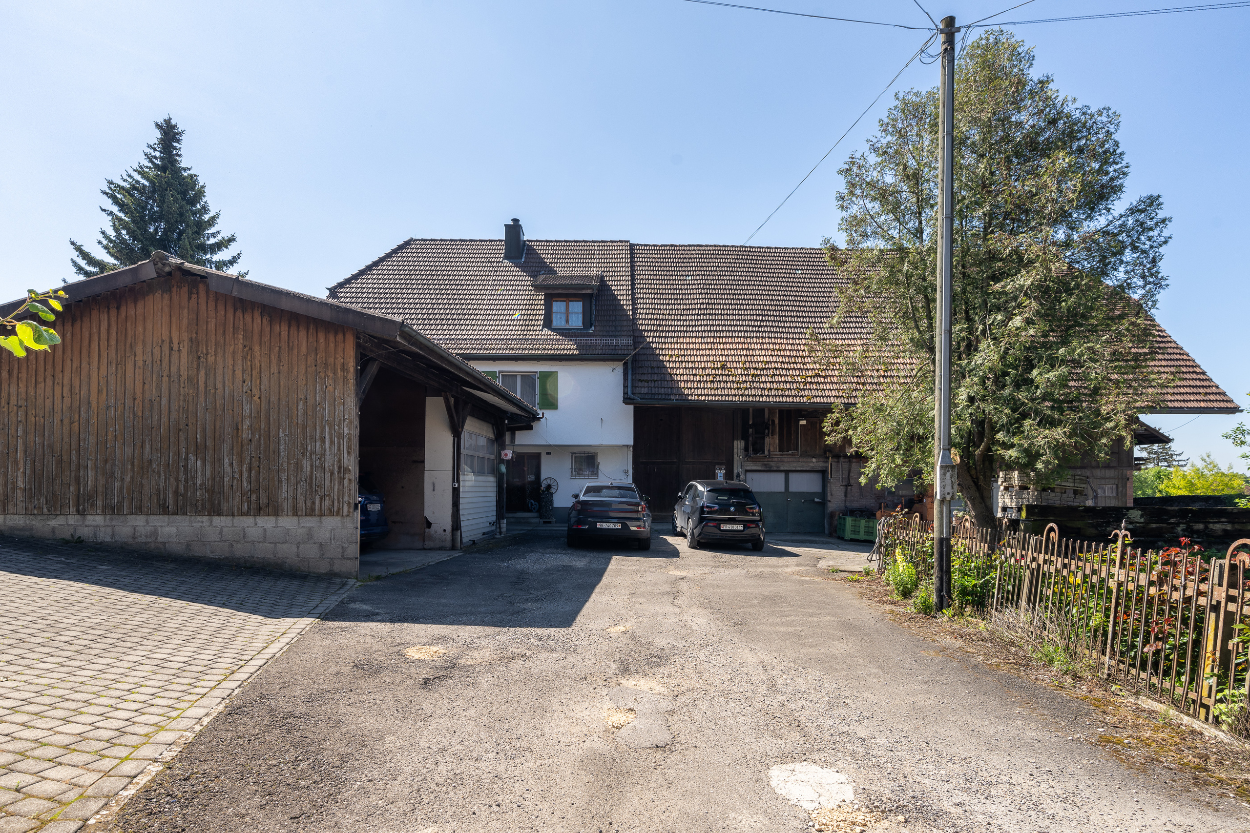 ZUFAHRT HAUS ZUFAHRT HAUS