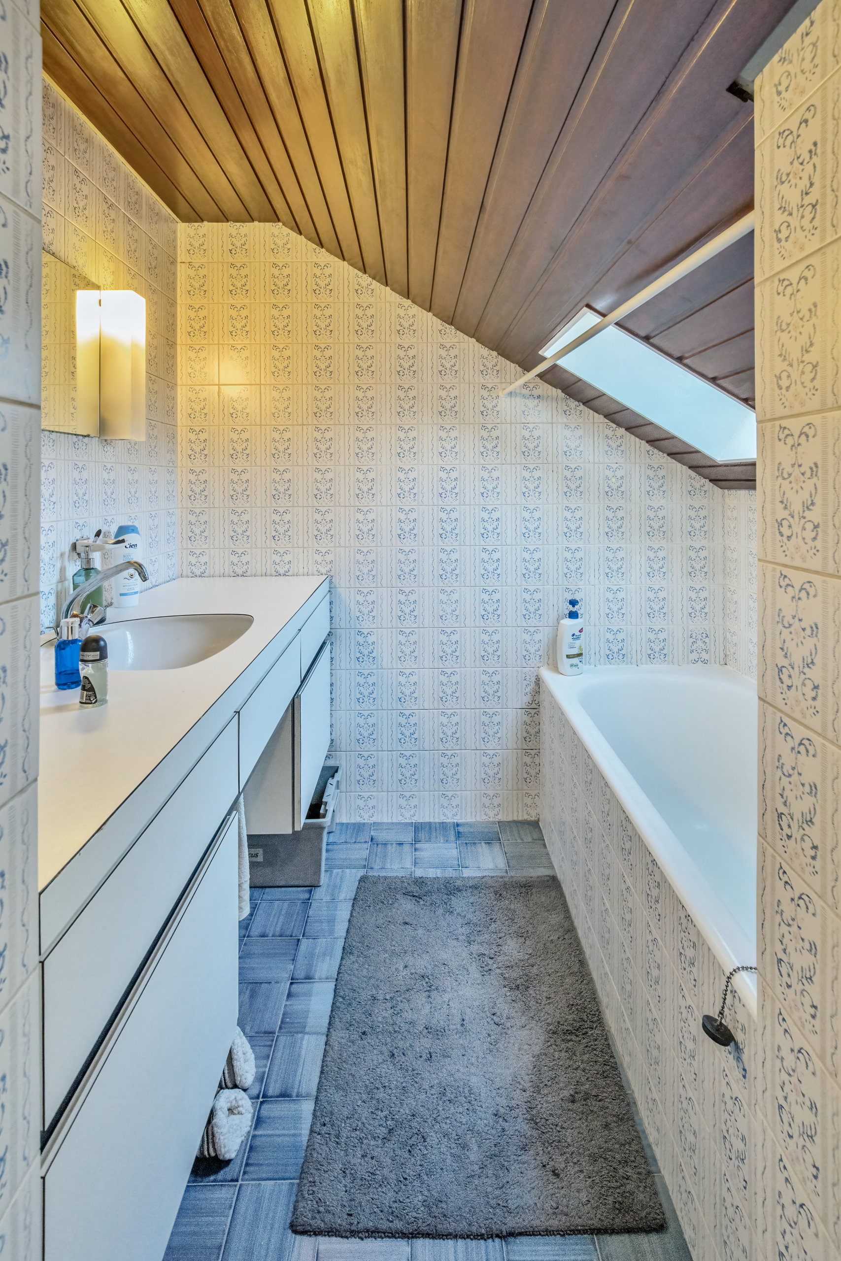 Studio situé dans les combles