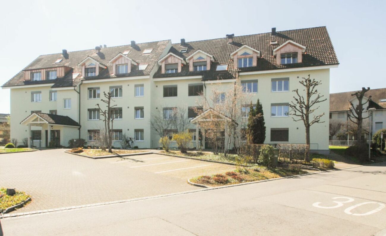 Front (rechter Hauseingang)