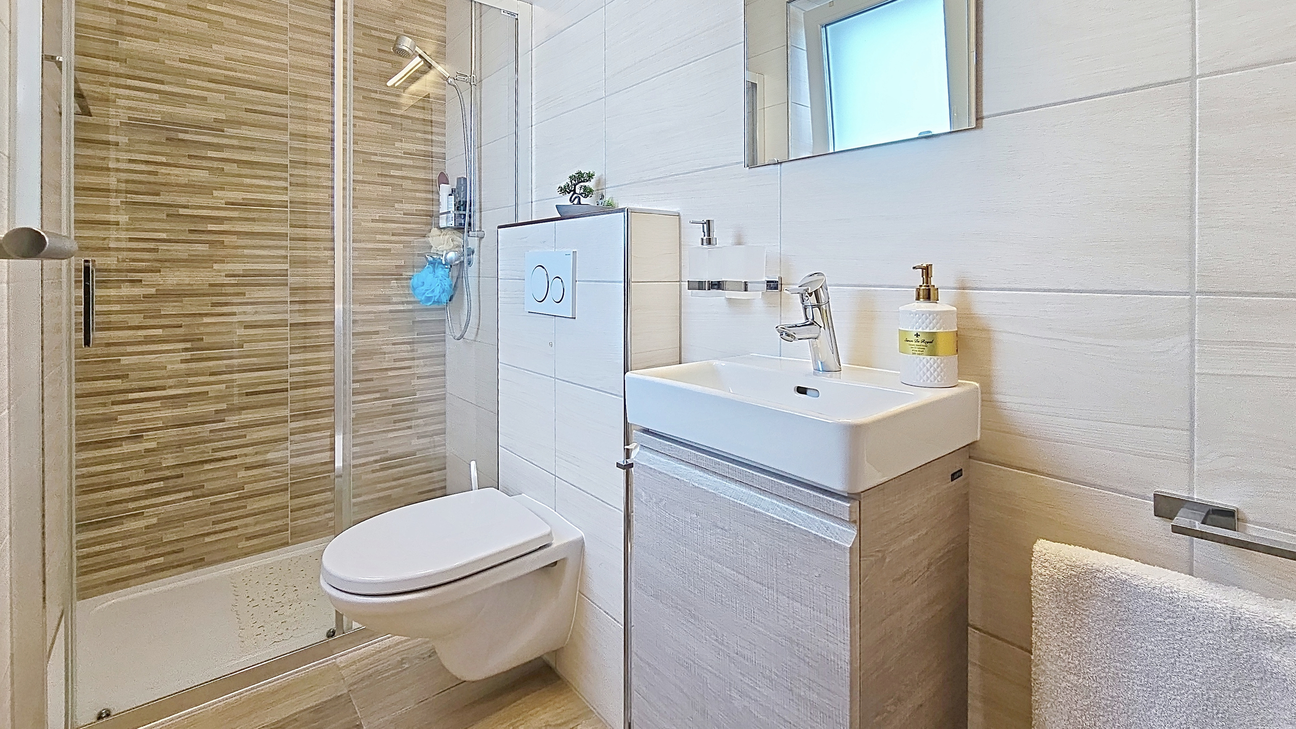 Salle de bain 1 - rez