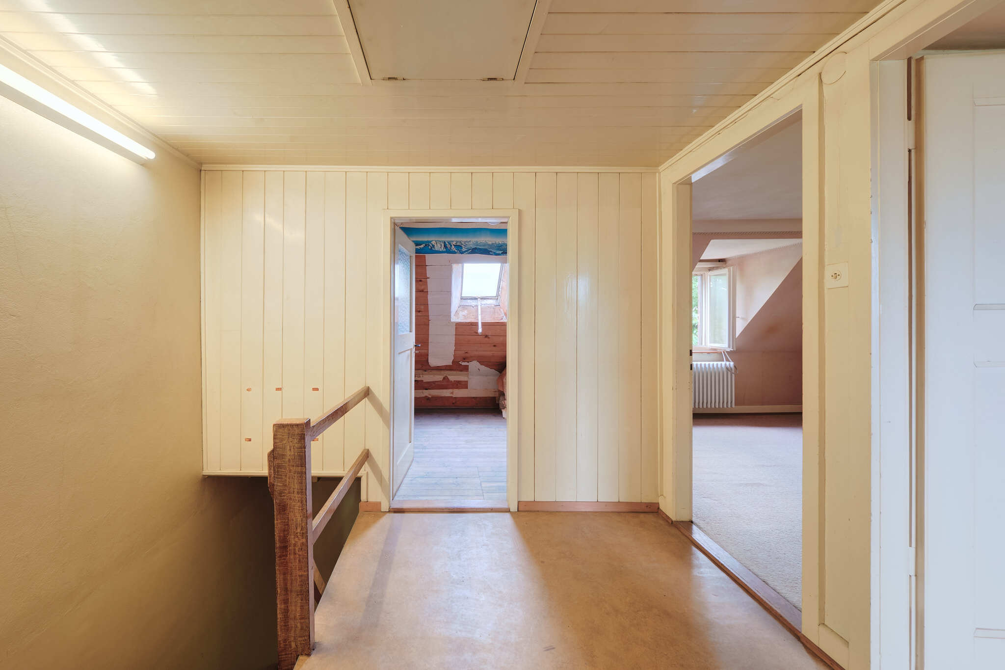 Aufgang ins Dachgeschoss mit Vorplatz