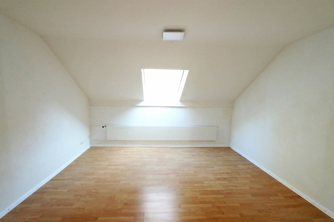 3.5 Zi. Maisonette-Wohnung 2.OG/DG, Zimmer im Dachgeschoss