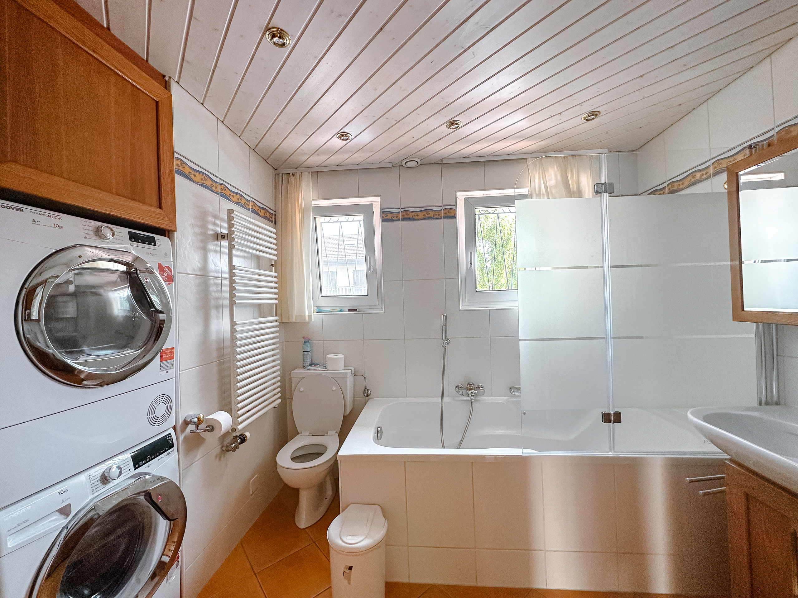 Interior view 6