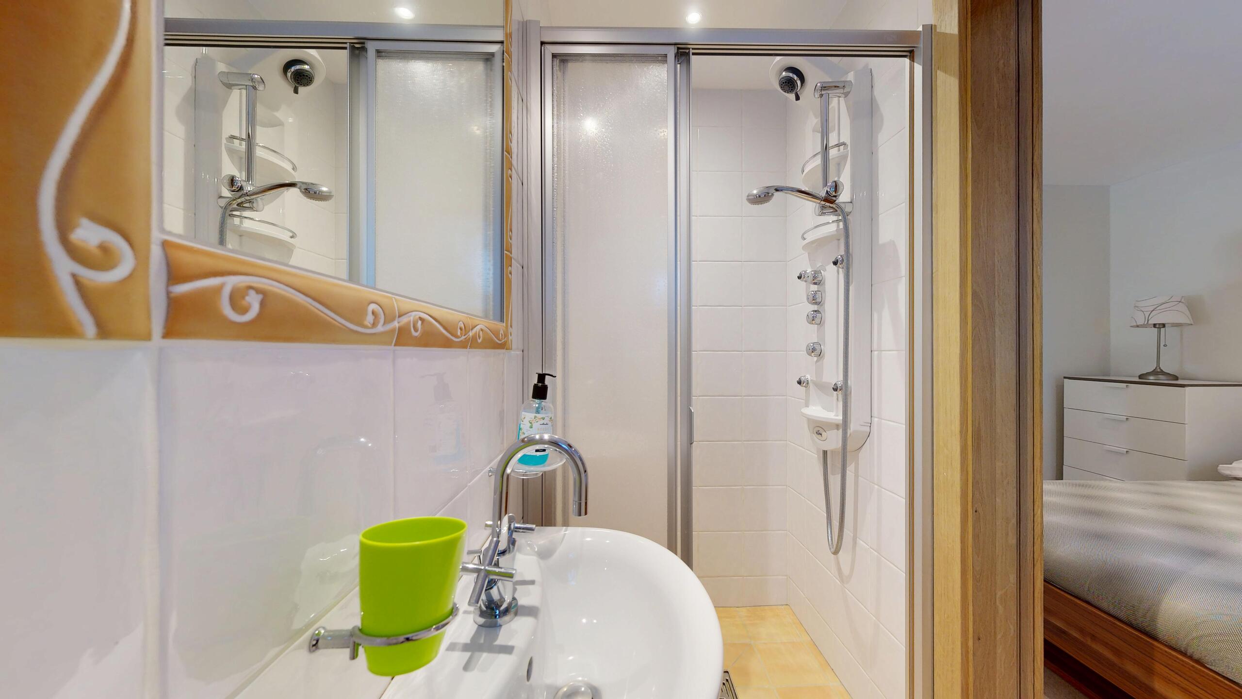 Salle de bain chambre 3