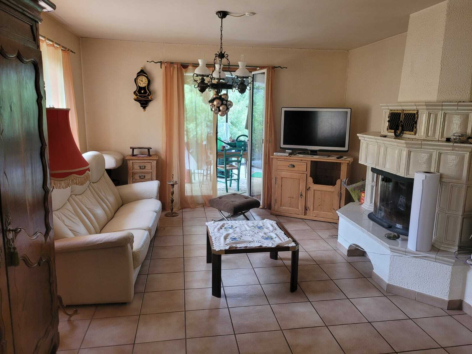 Living room with veranda access Living room with veranda access