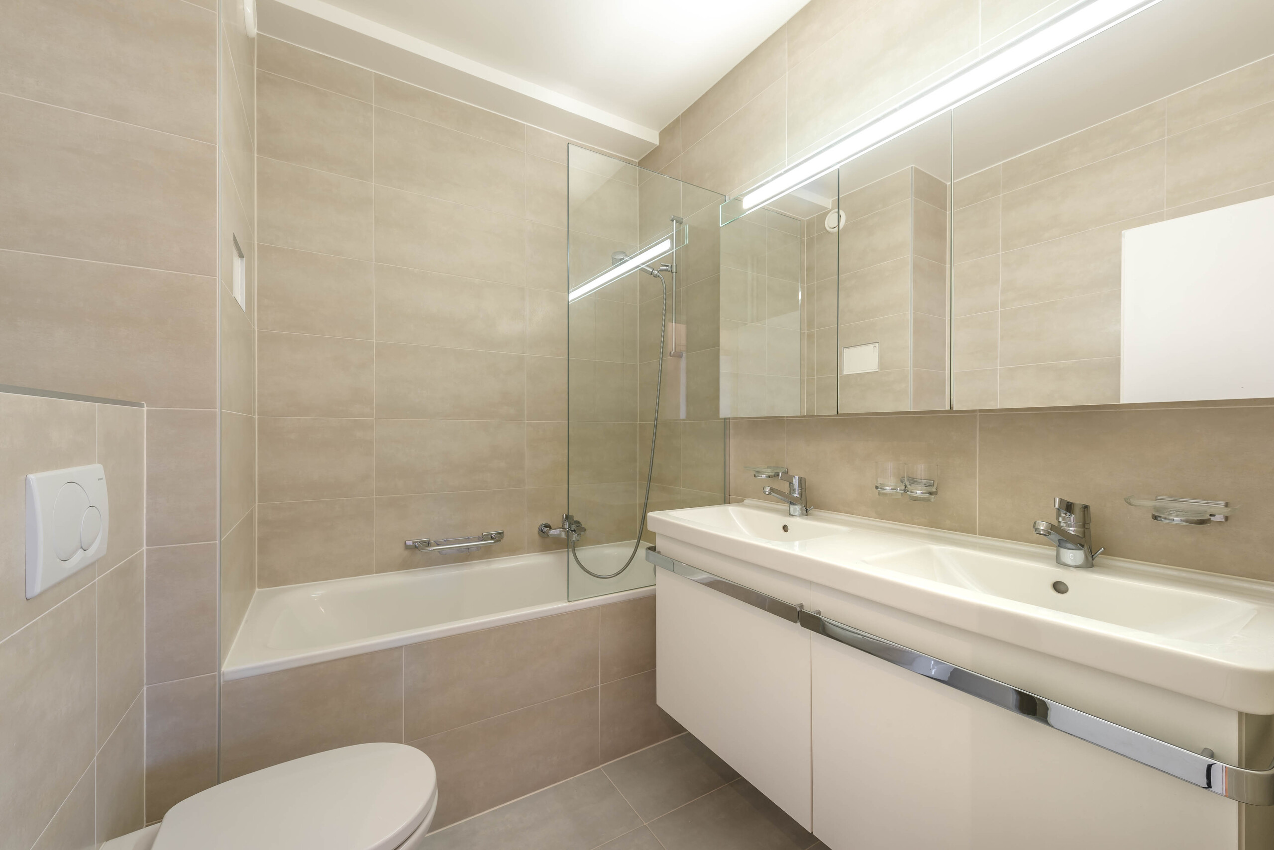 Interior view 6