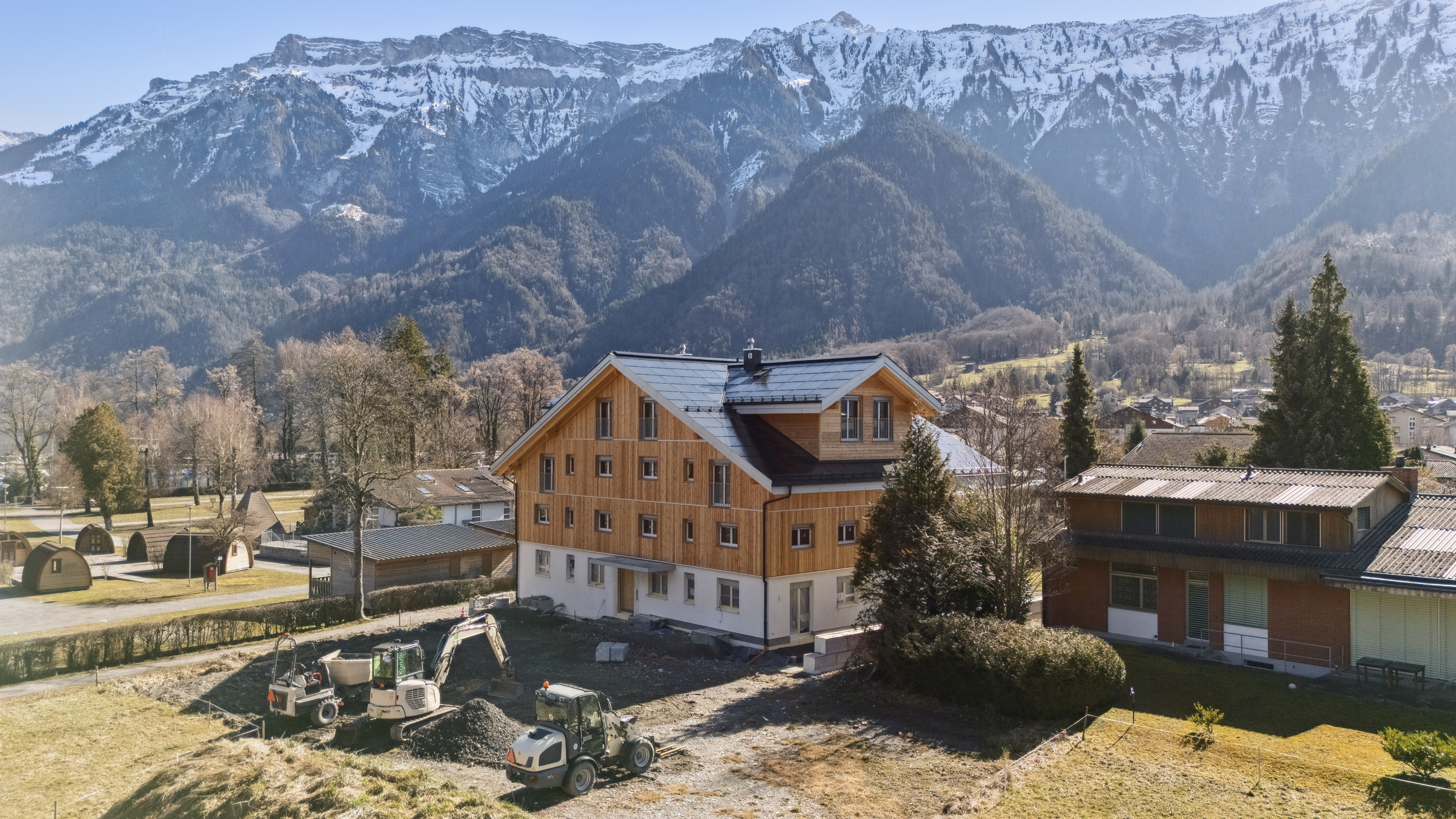 Immeuble résidentiel de 6 appartements au bord du lac