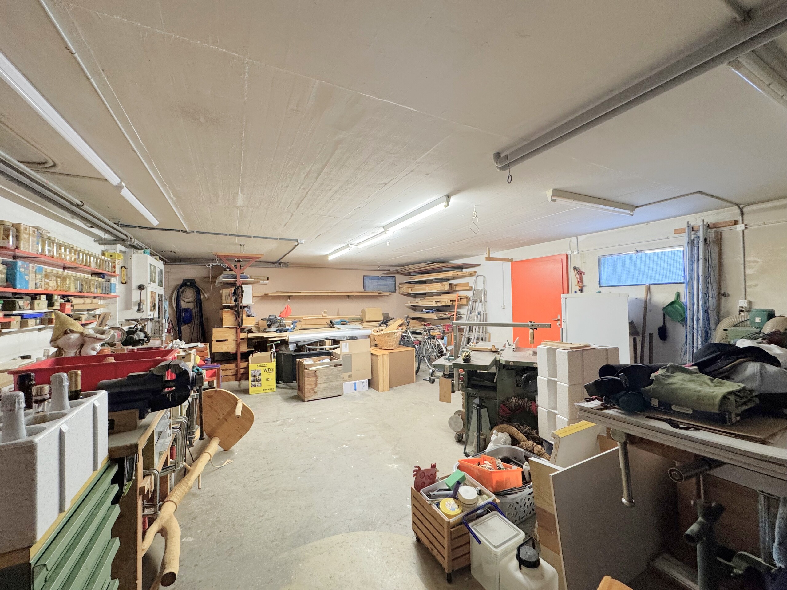 Interior view 6