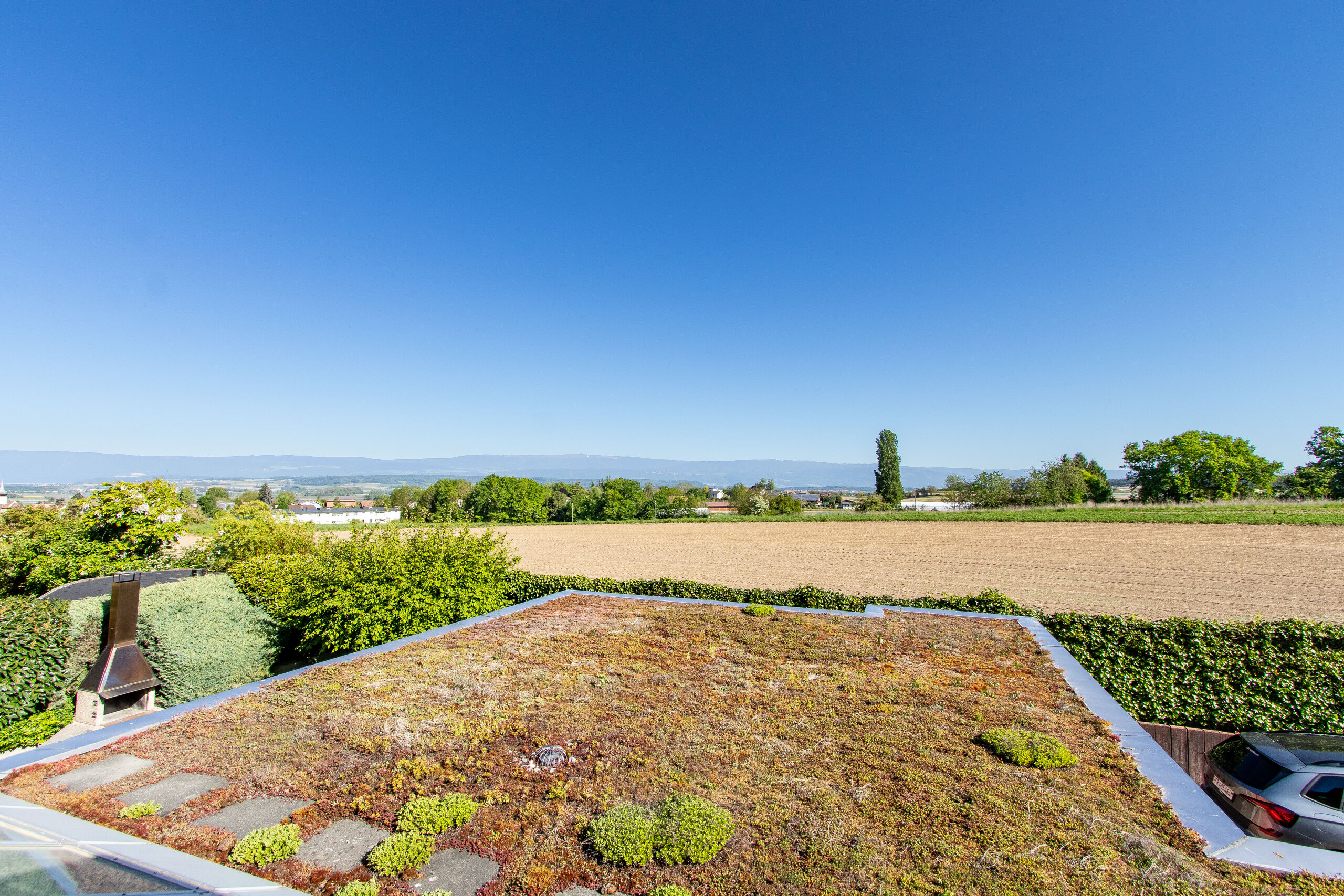 Vue depuis la terrasse au 1er étage Vue depuis la terrasse au 1er étage