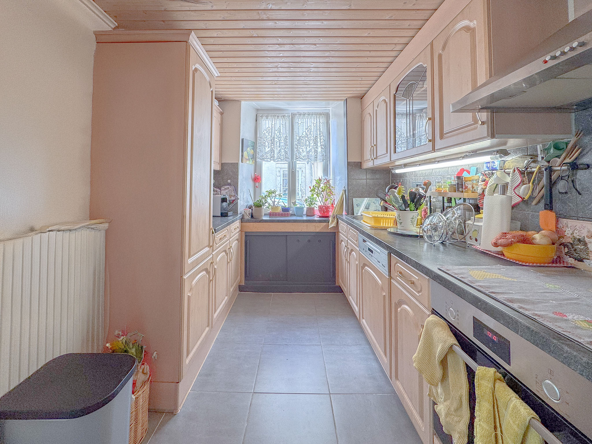 Appartement au rez - cuisine agencée Appartement au rez - cuisine agencée