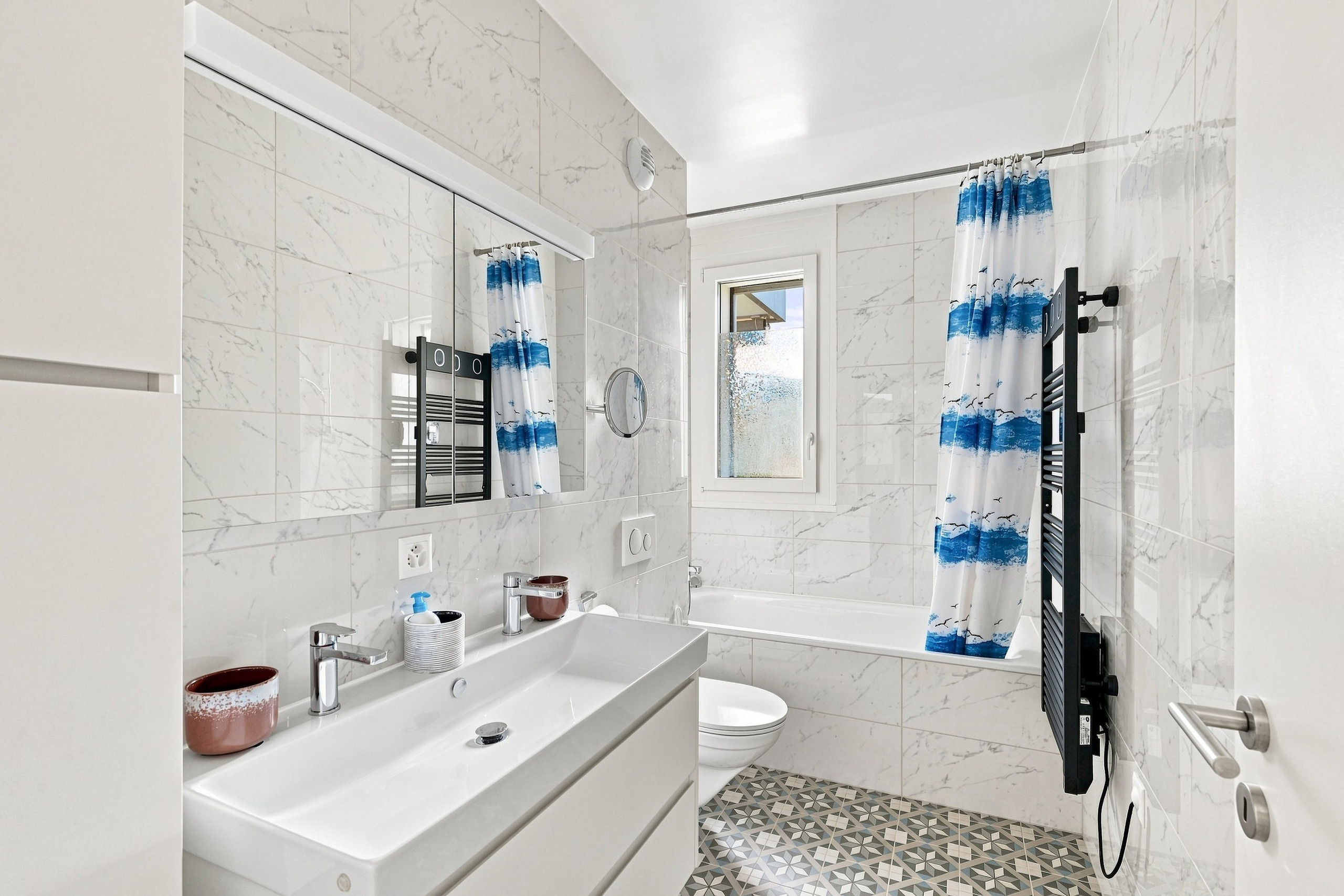 Interior view 9