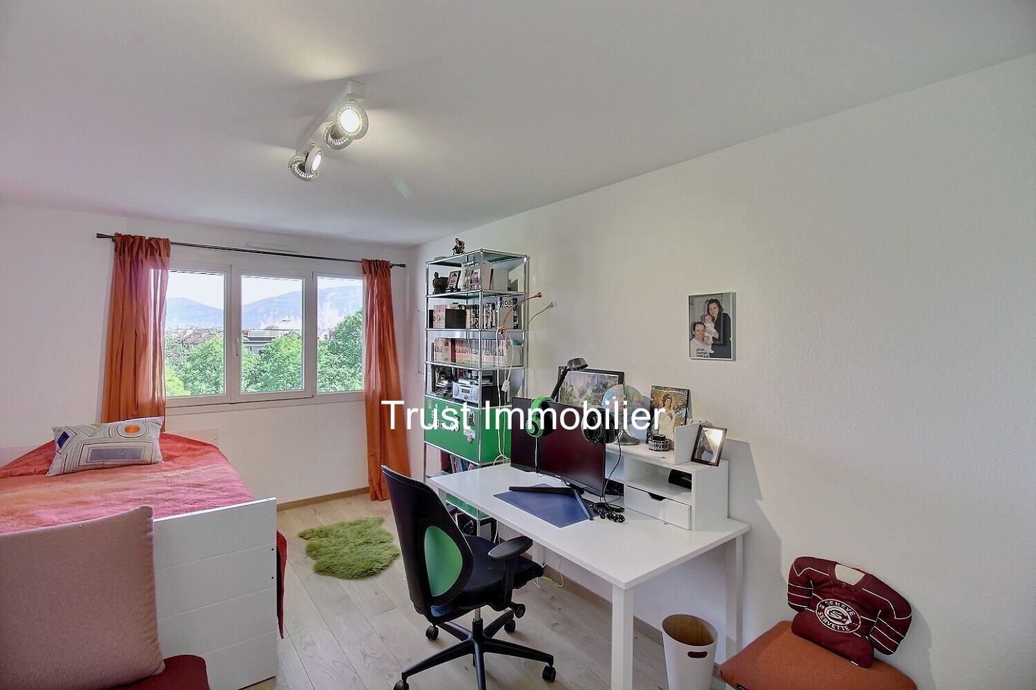 Interior view 6