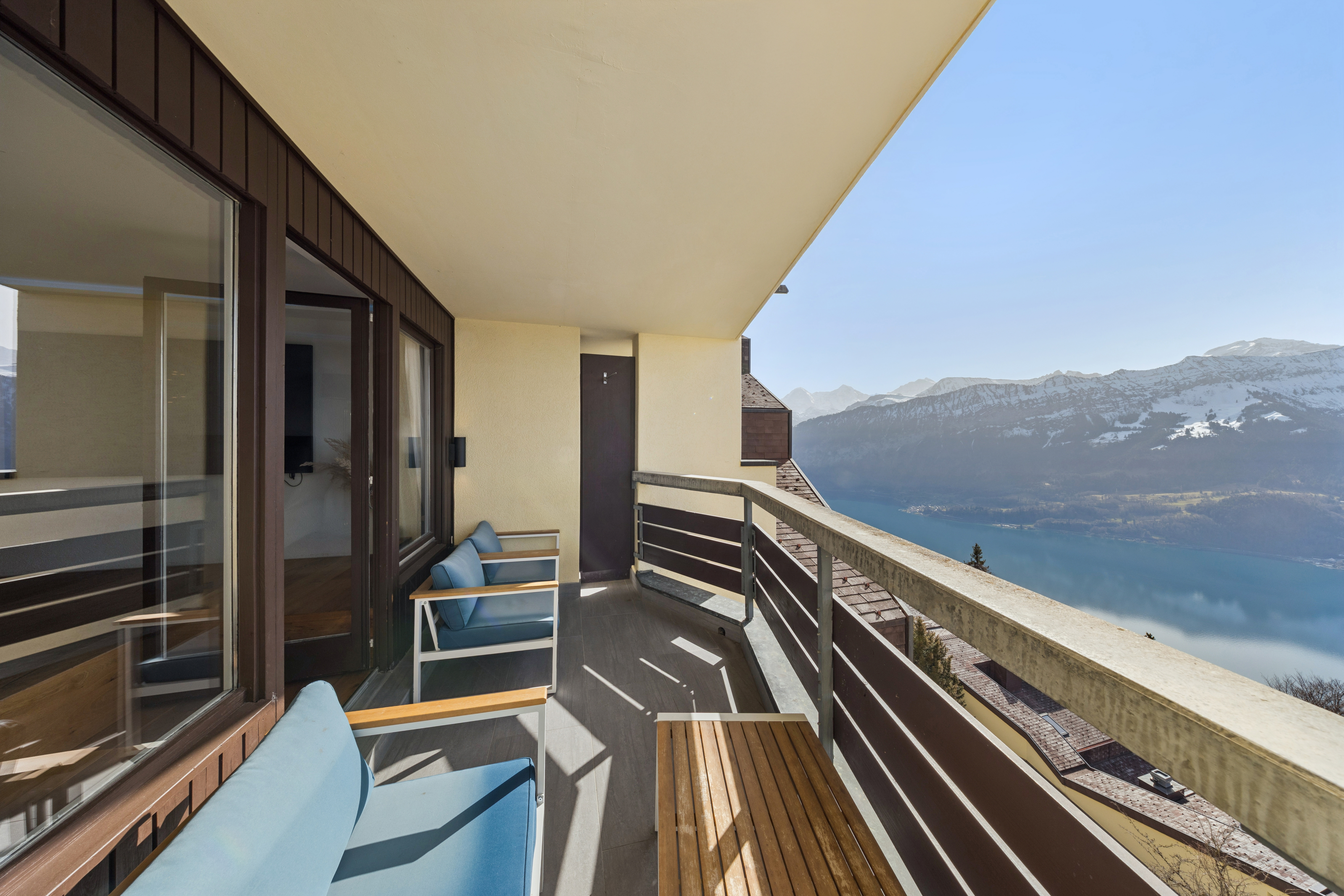 Plateforme d'observation privée avec vue imprenable sur la montagne