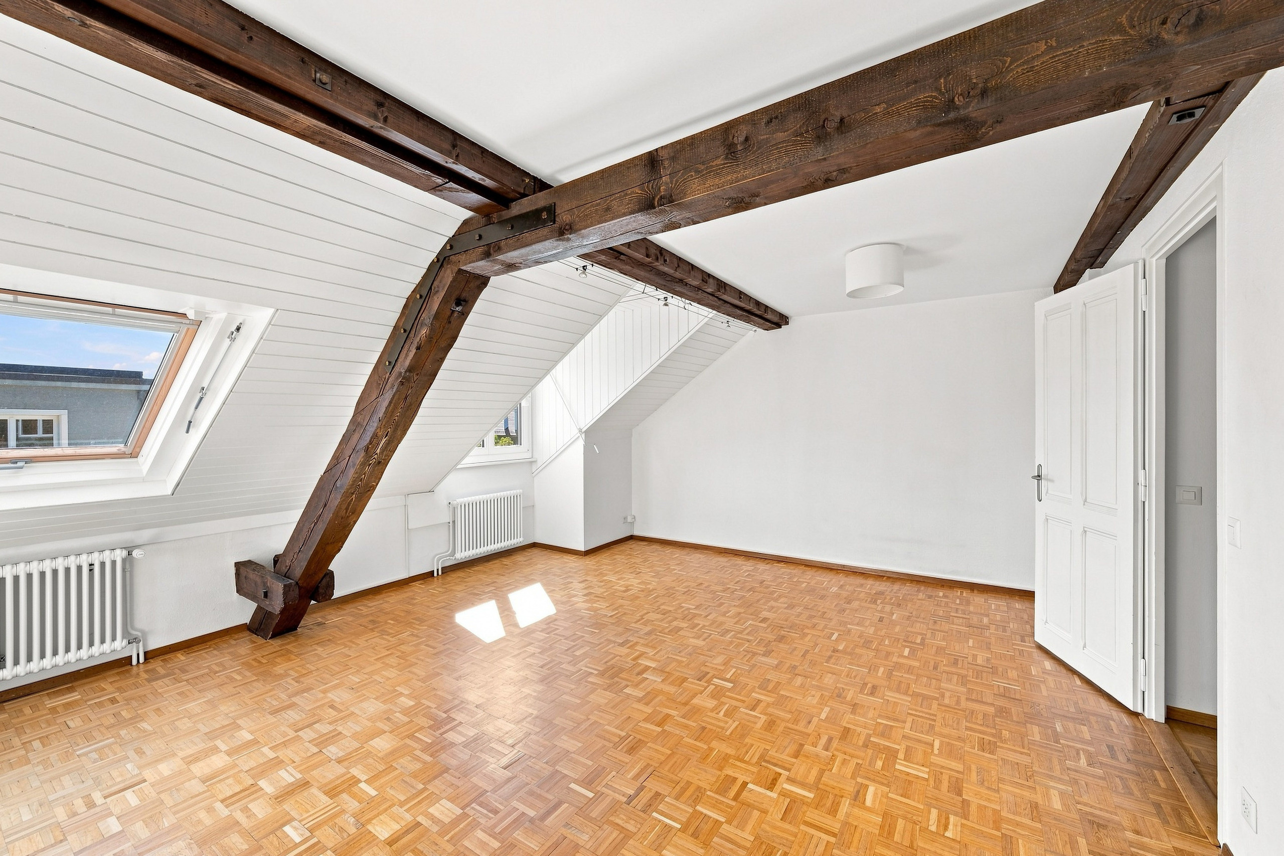 Interior view 6
