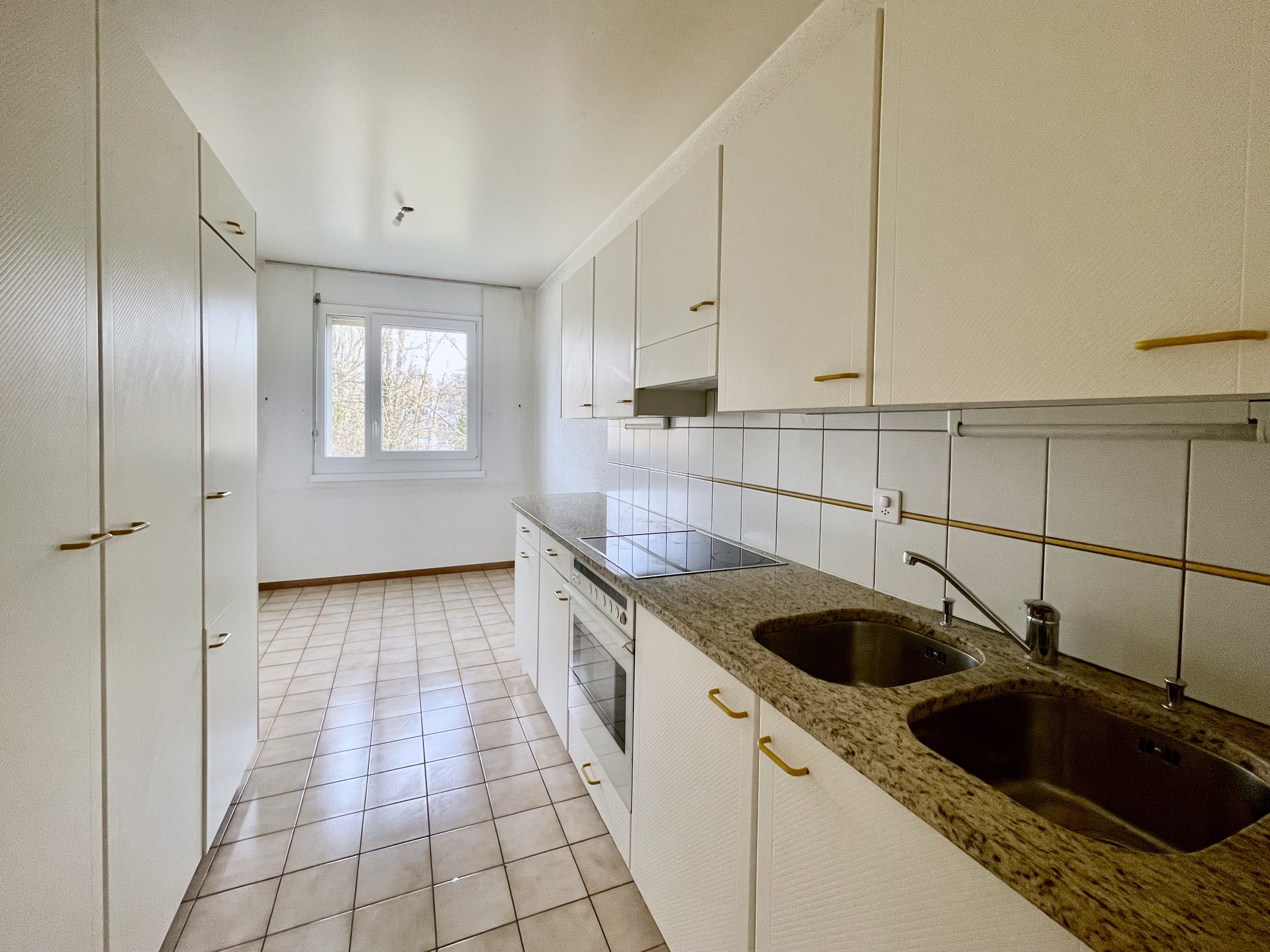 Interior view 4