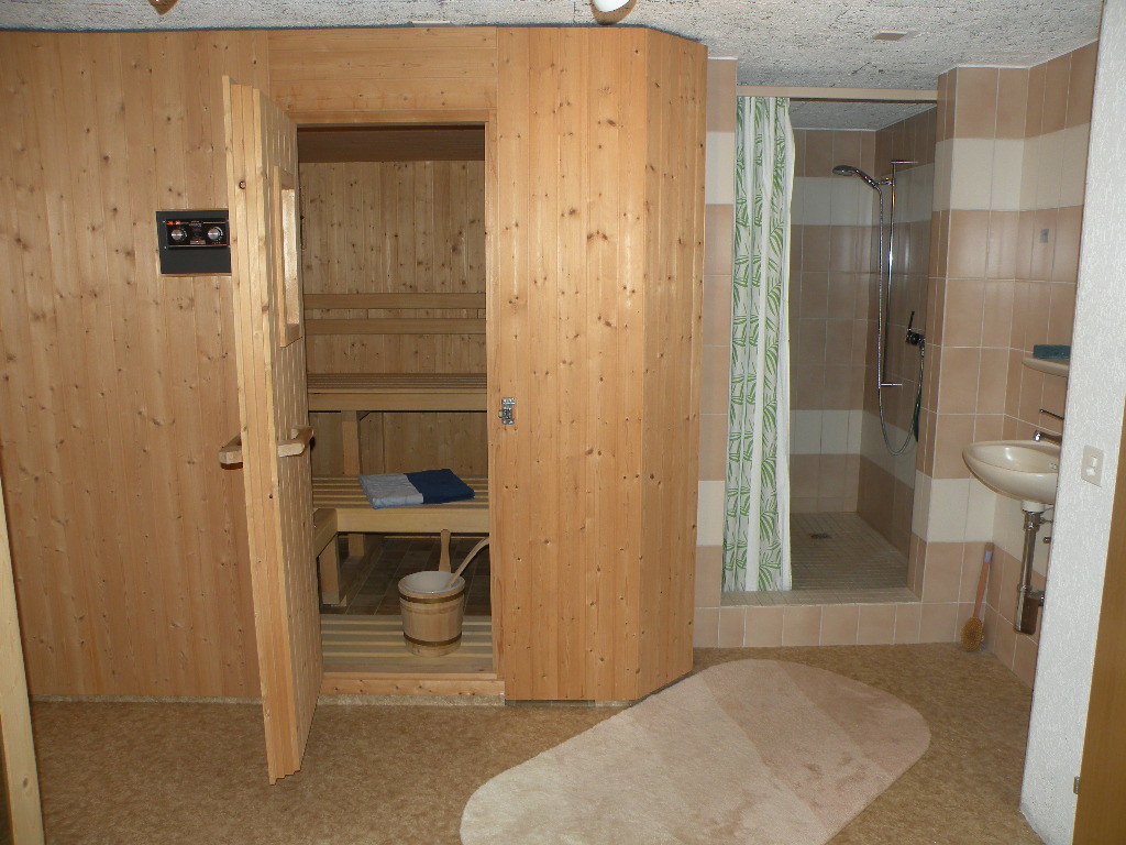 Sauna mit Dusche