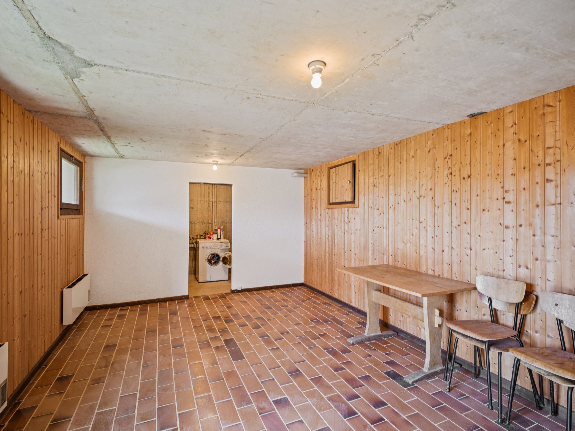 Pièce disponible rez inférieur Pièce disponible rez inférieur