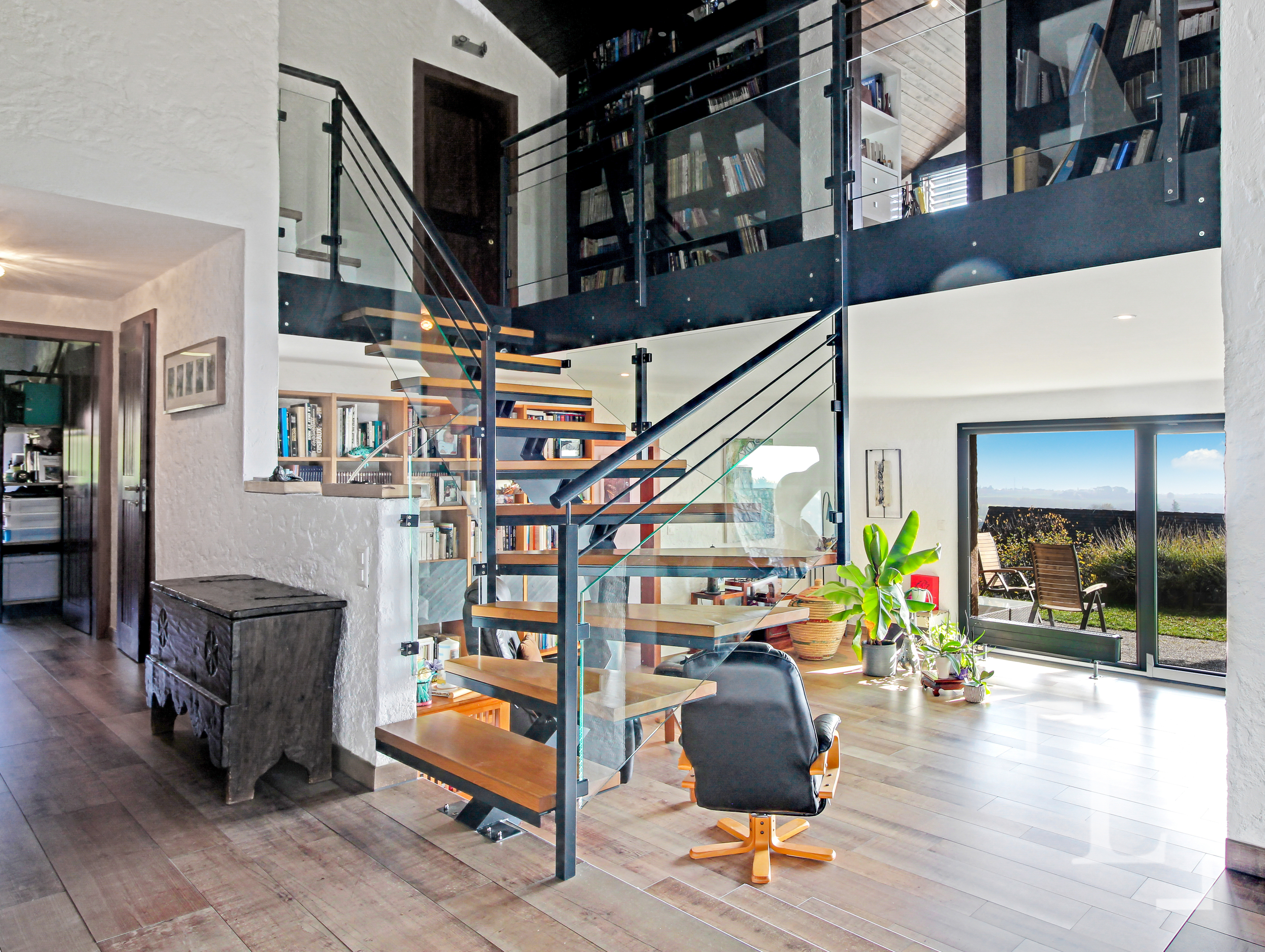 Entrance - Staircase