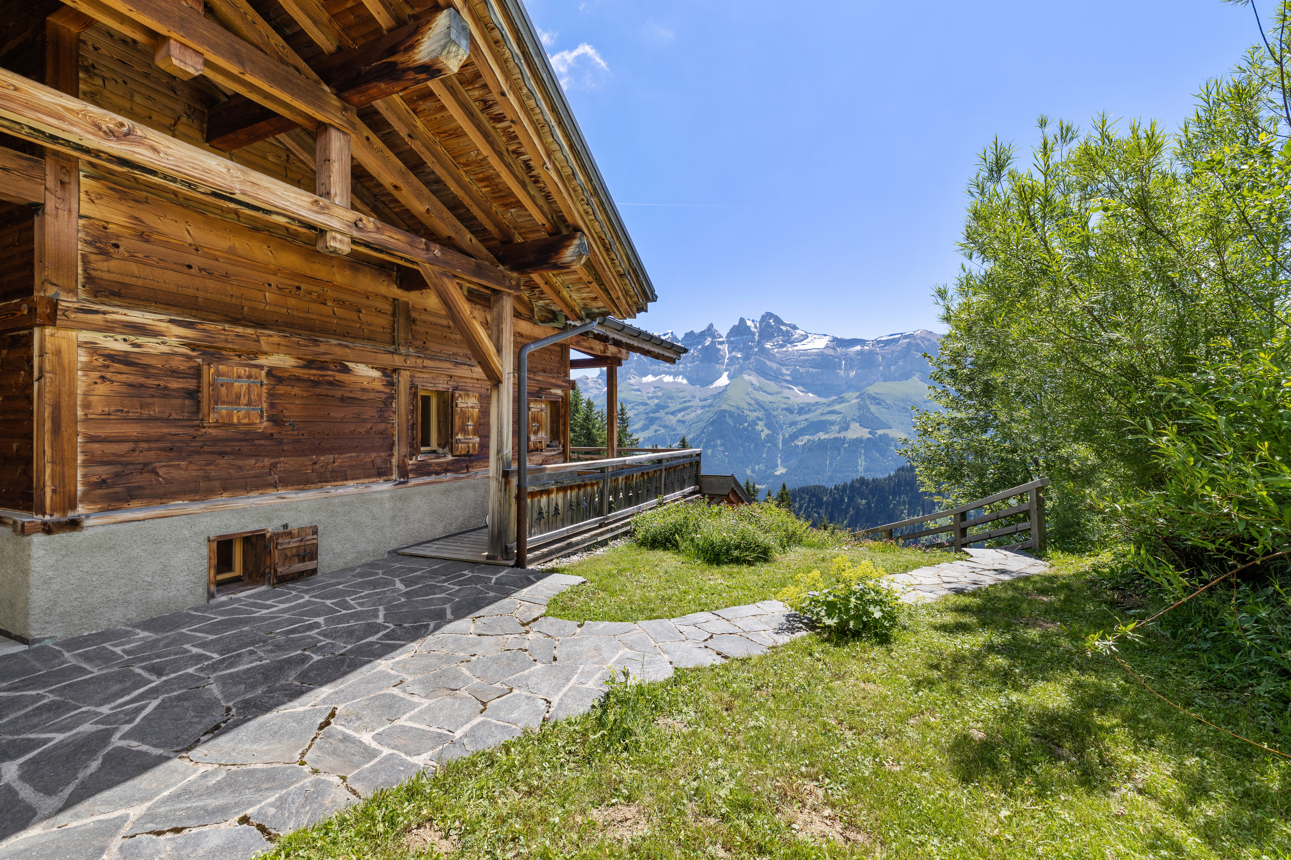 Exterior view 2