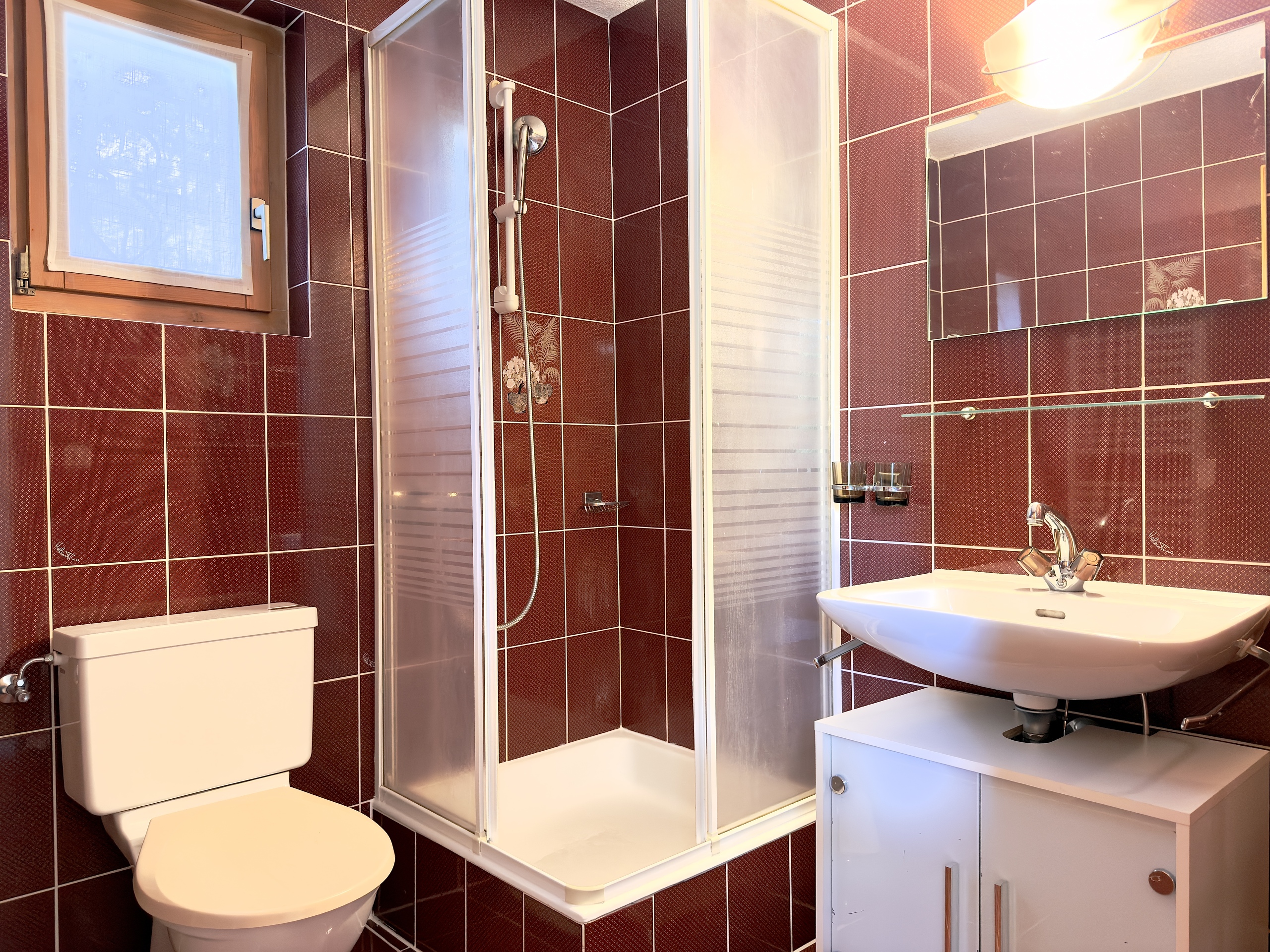 Salle de douches Rez