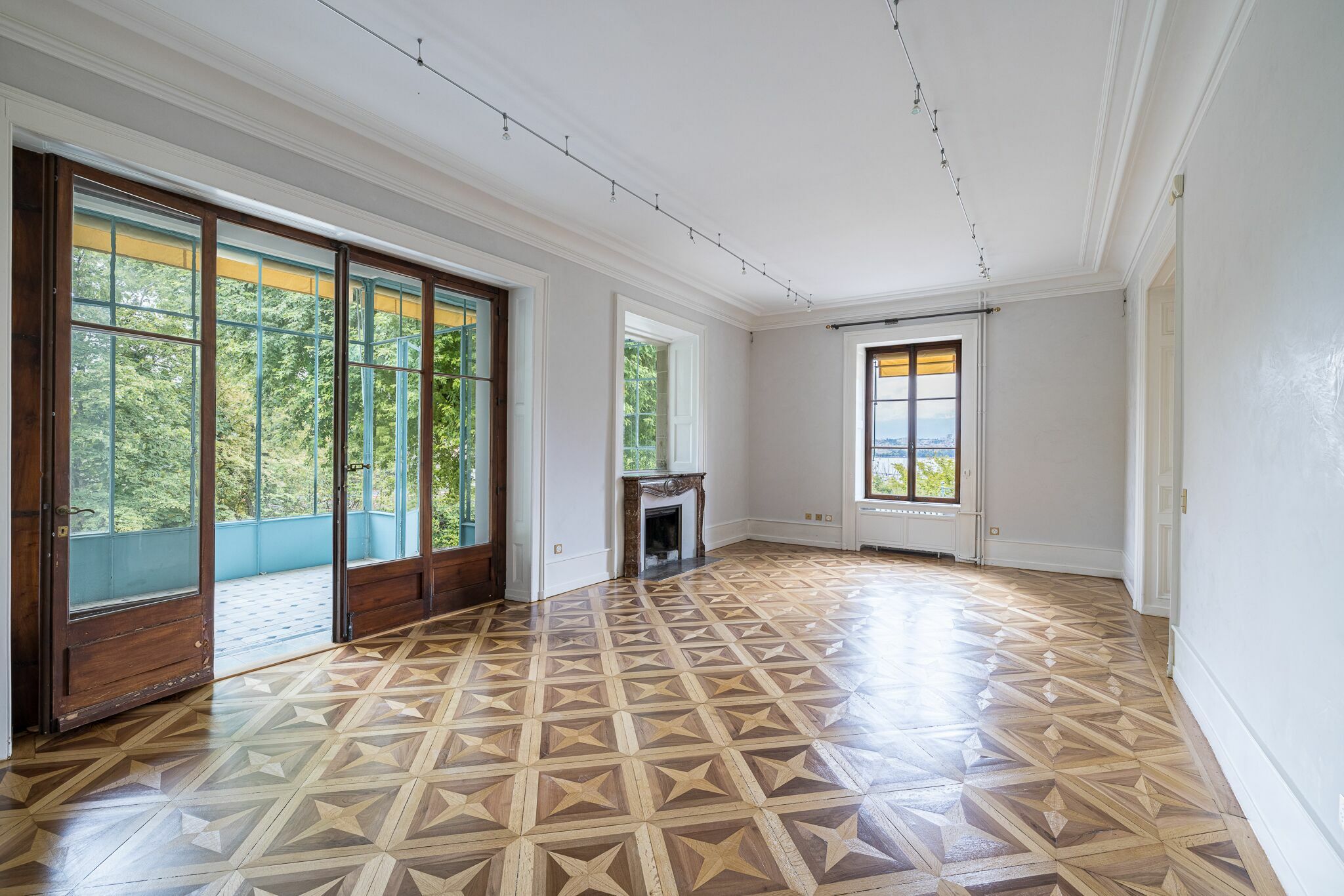 Interior view 15