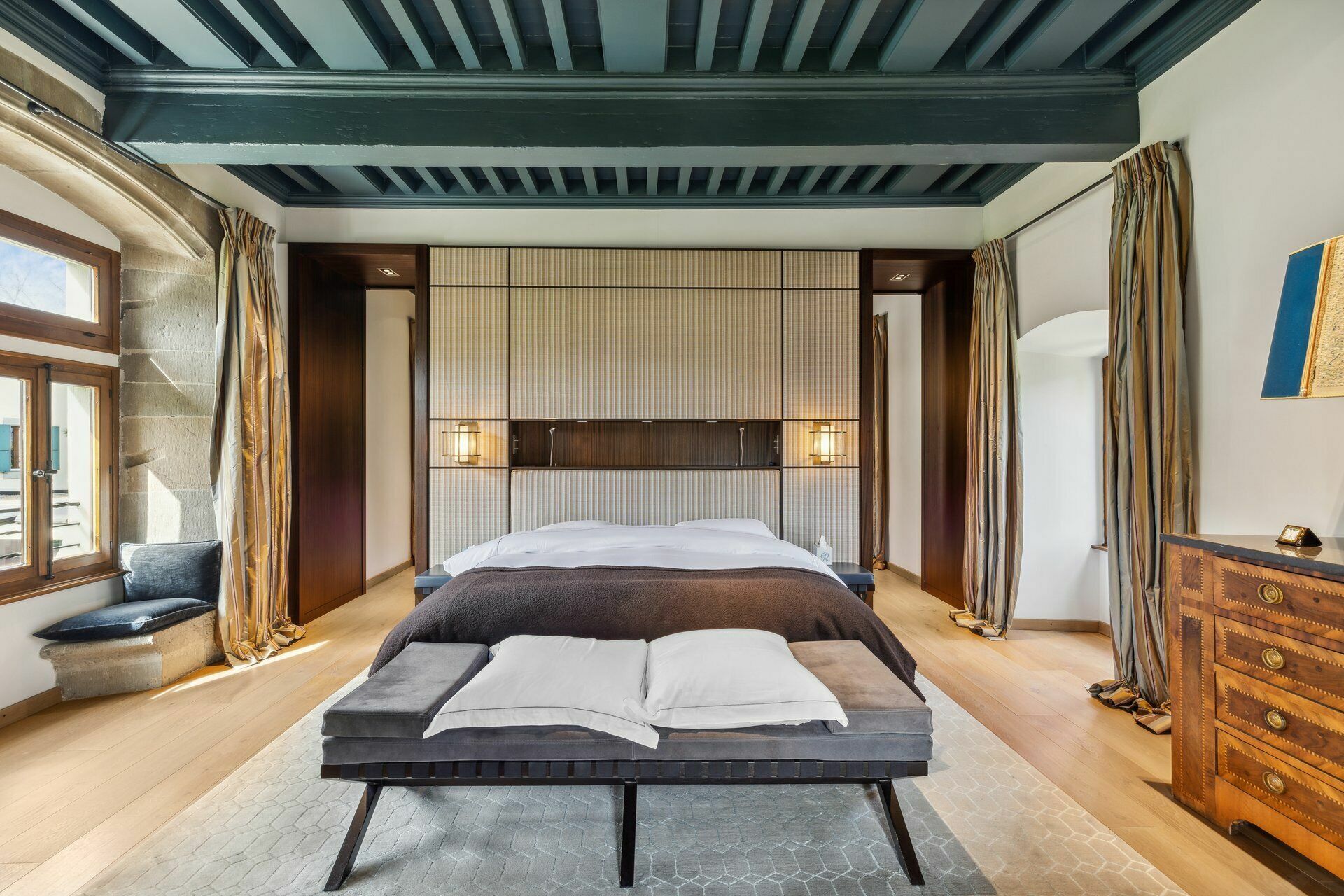 Interior view 6