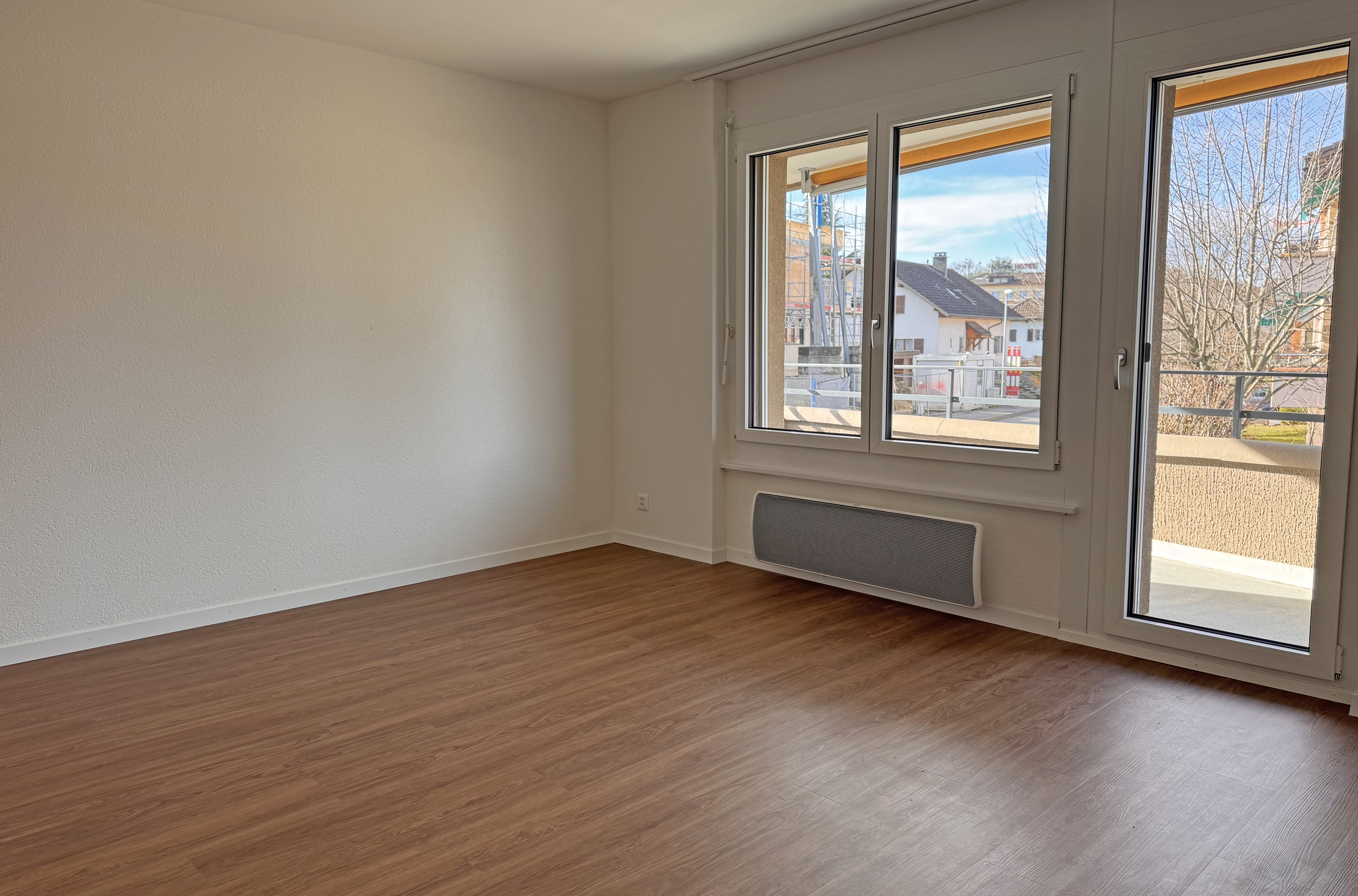 5.5 Zimmer, 1. OG neu renoviert 5.5 Zimmer, 1. OG neu renoviert