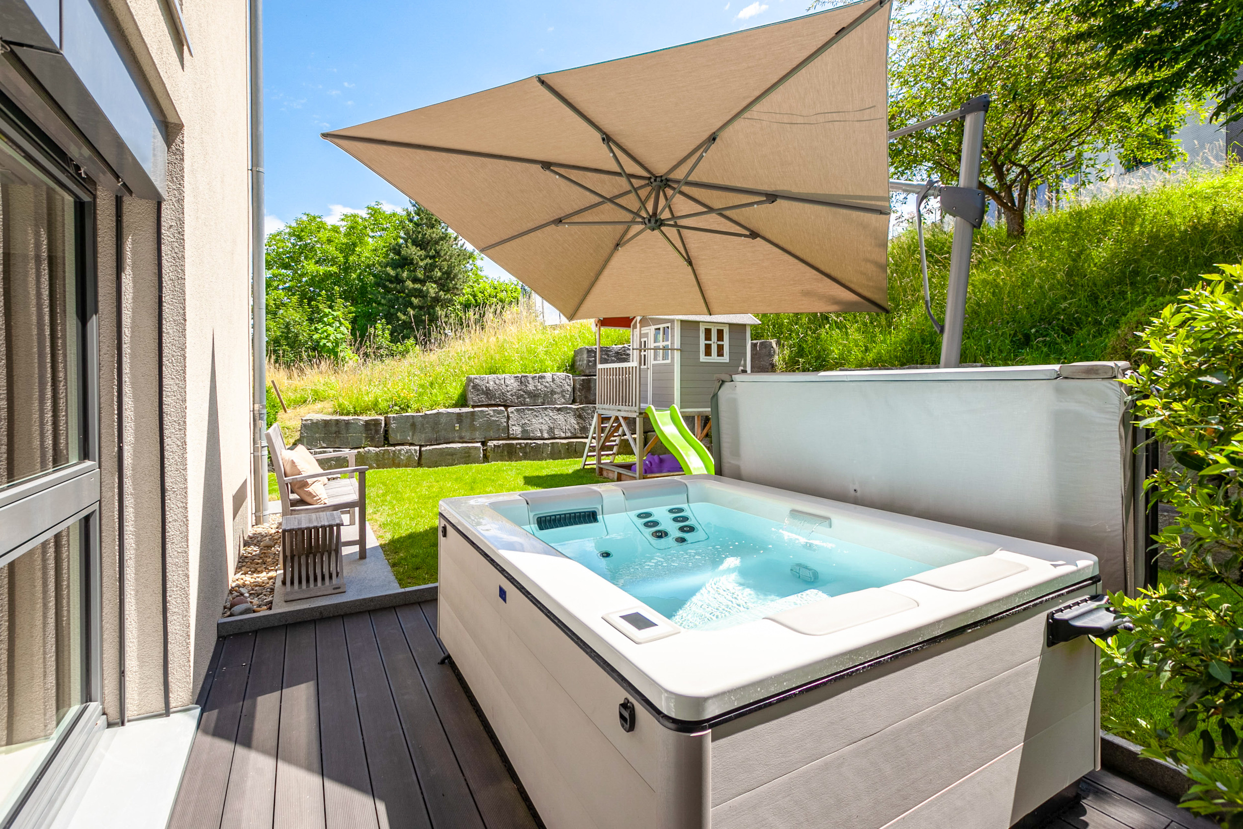 Entspannung pur. Eigener Whirlpool. Entspannung pur. Eigener Whirlpool.