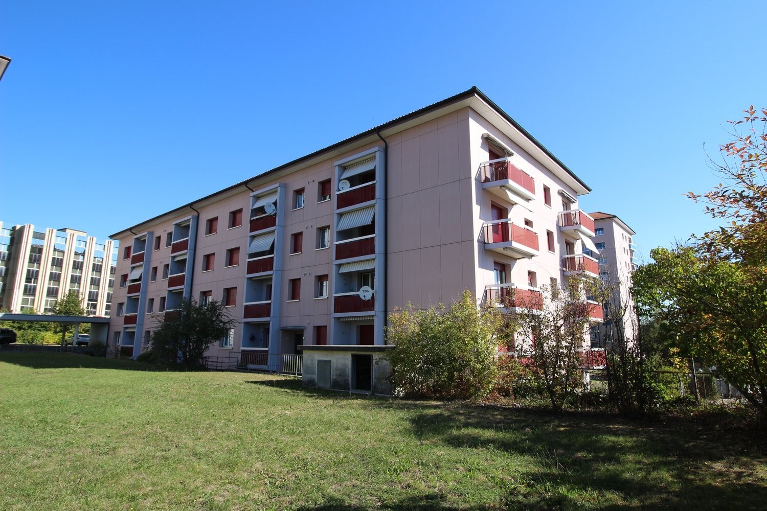 Photo 3