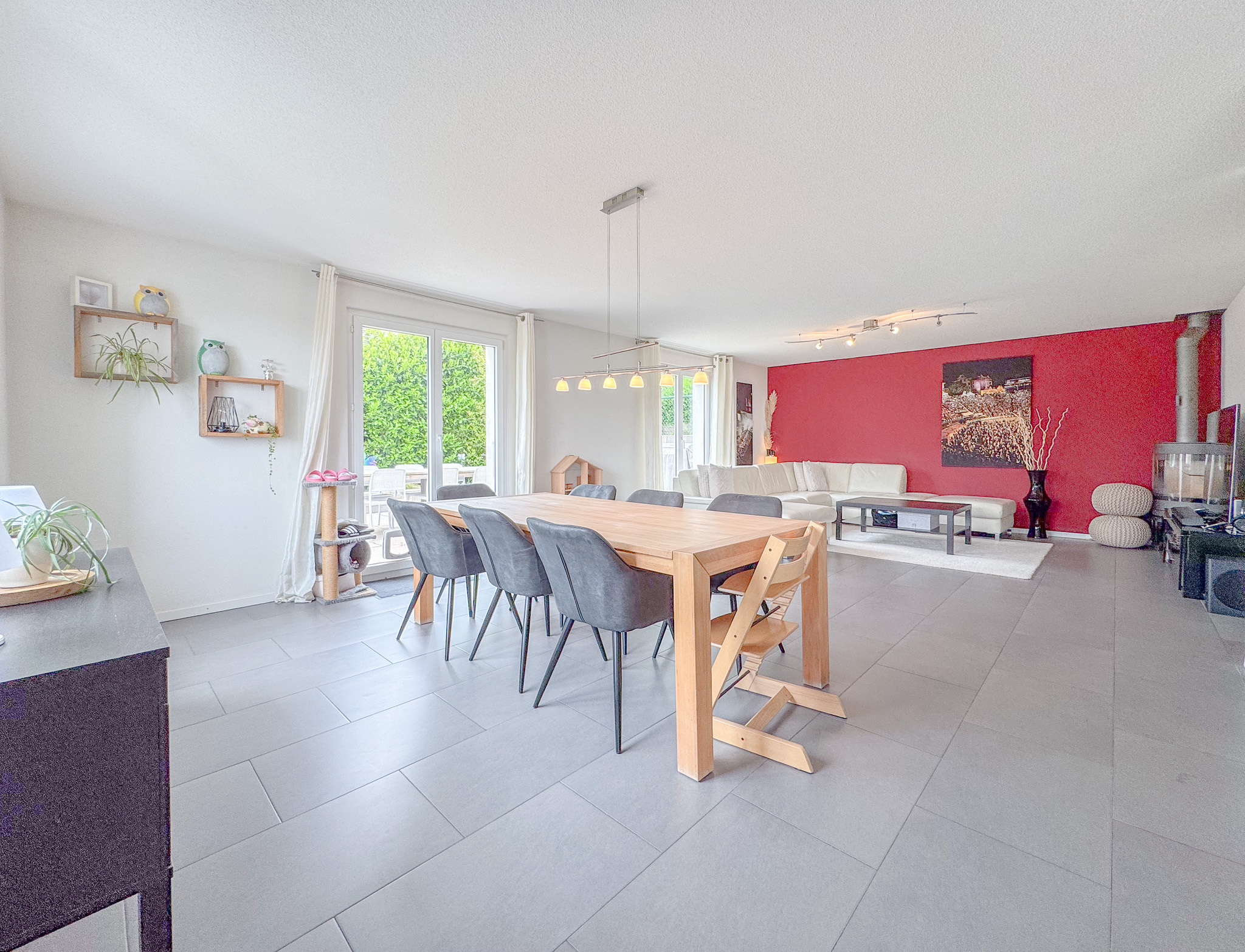 Espace salle à manger au rez supérieur