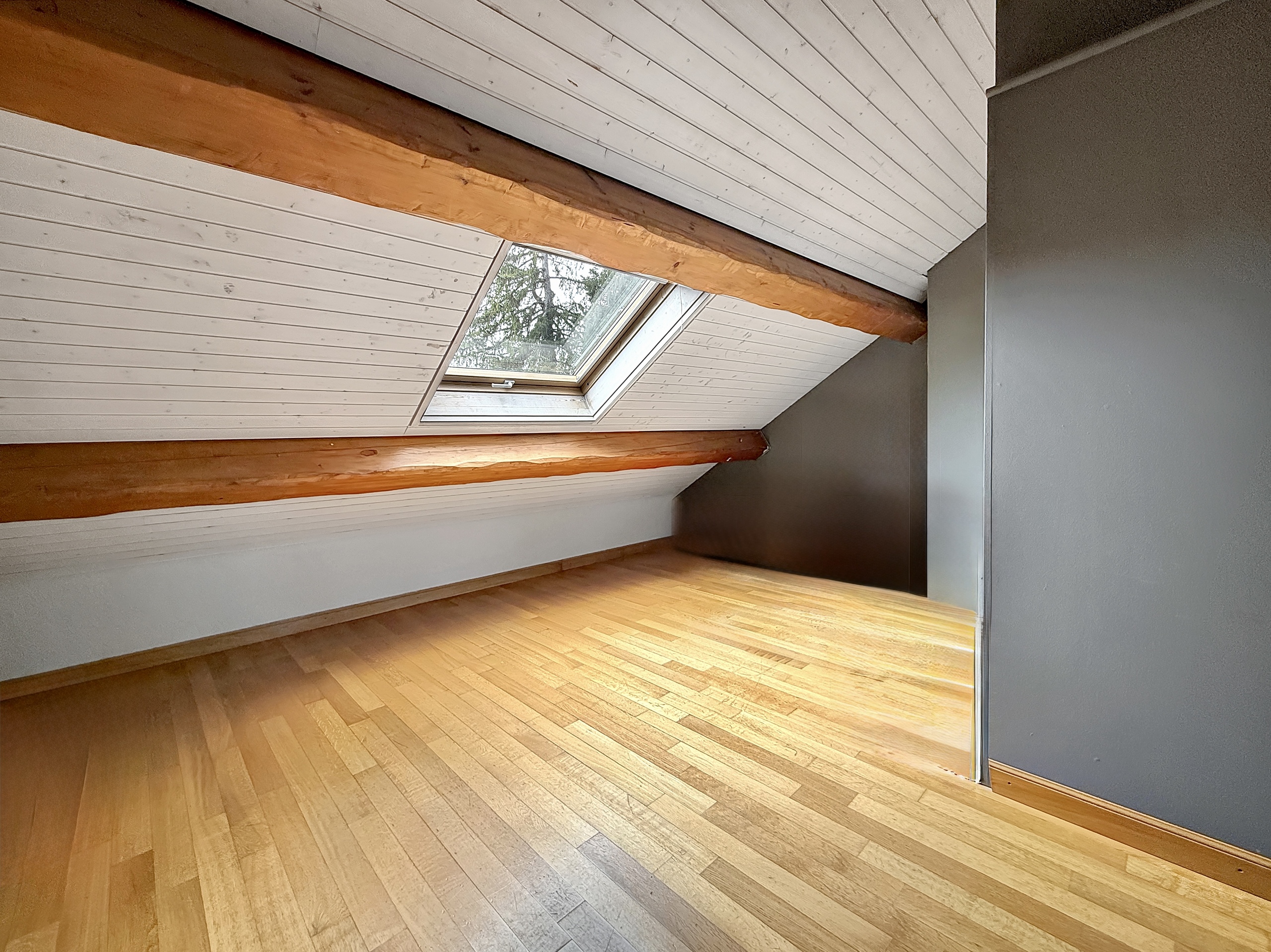 1ère chambre dans les combles