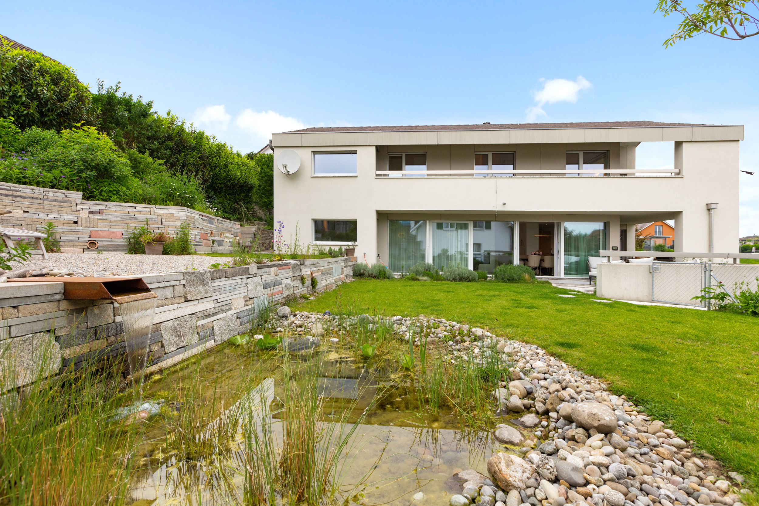 Herzlich Willkommen in Ihrem neuen zu Hause. Herzlich Willkommen in Ihrem neuen zu Hause.