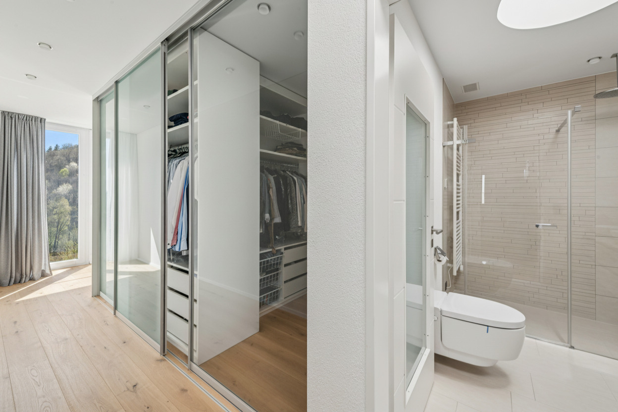 Interior view 4