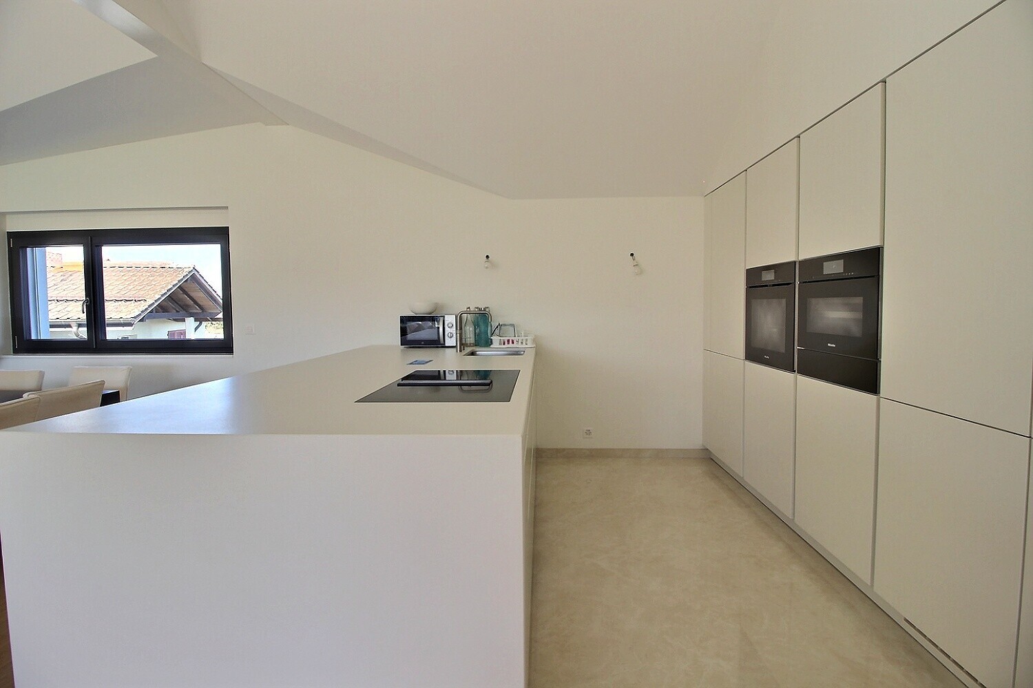 Interior view 12