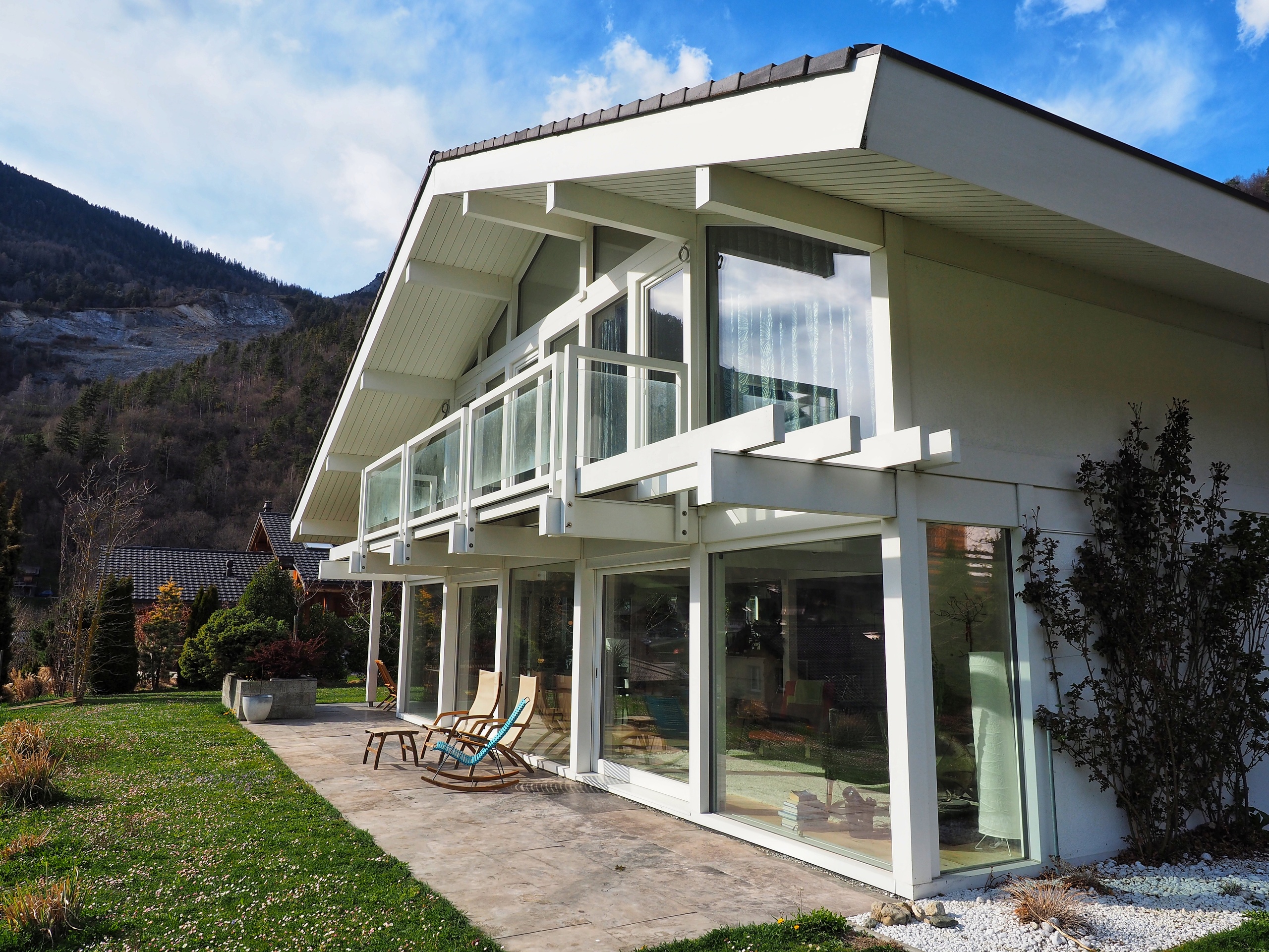 Exterior view 4