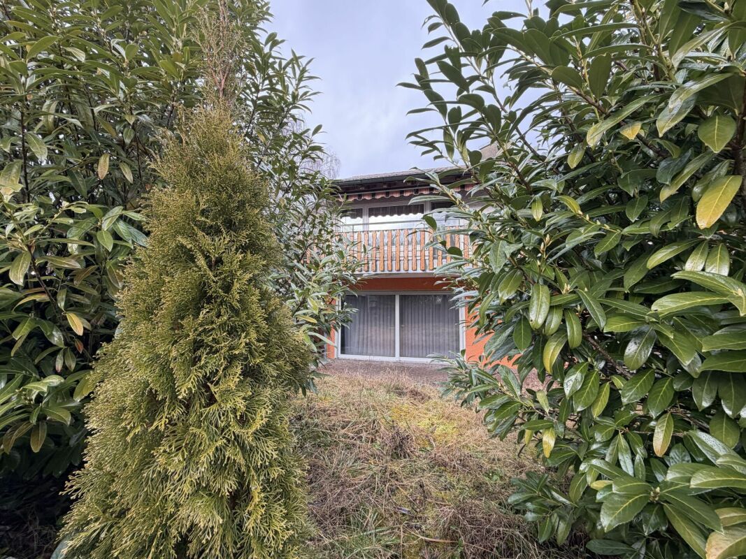 Garten und Wohnhaus