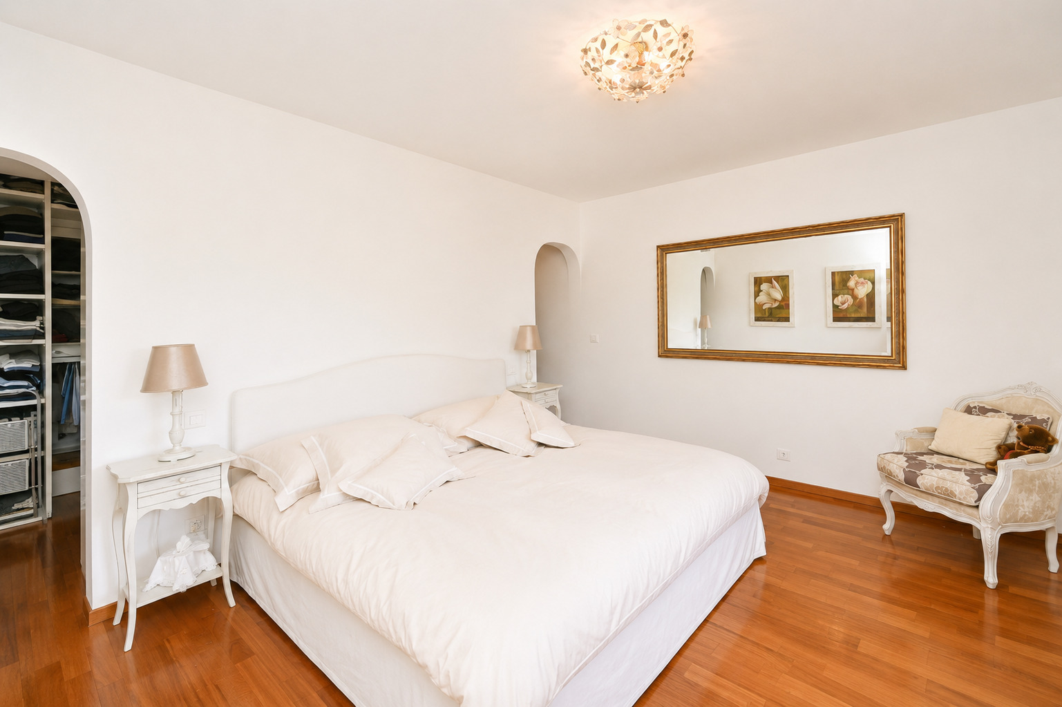 Interior view 10