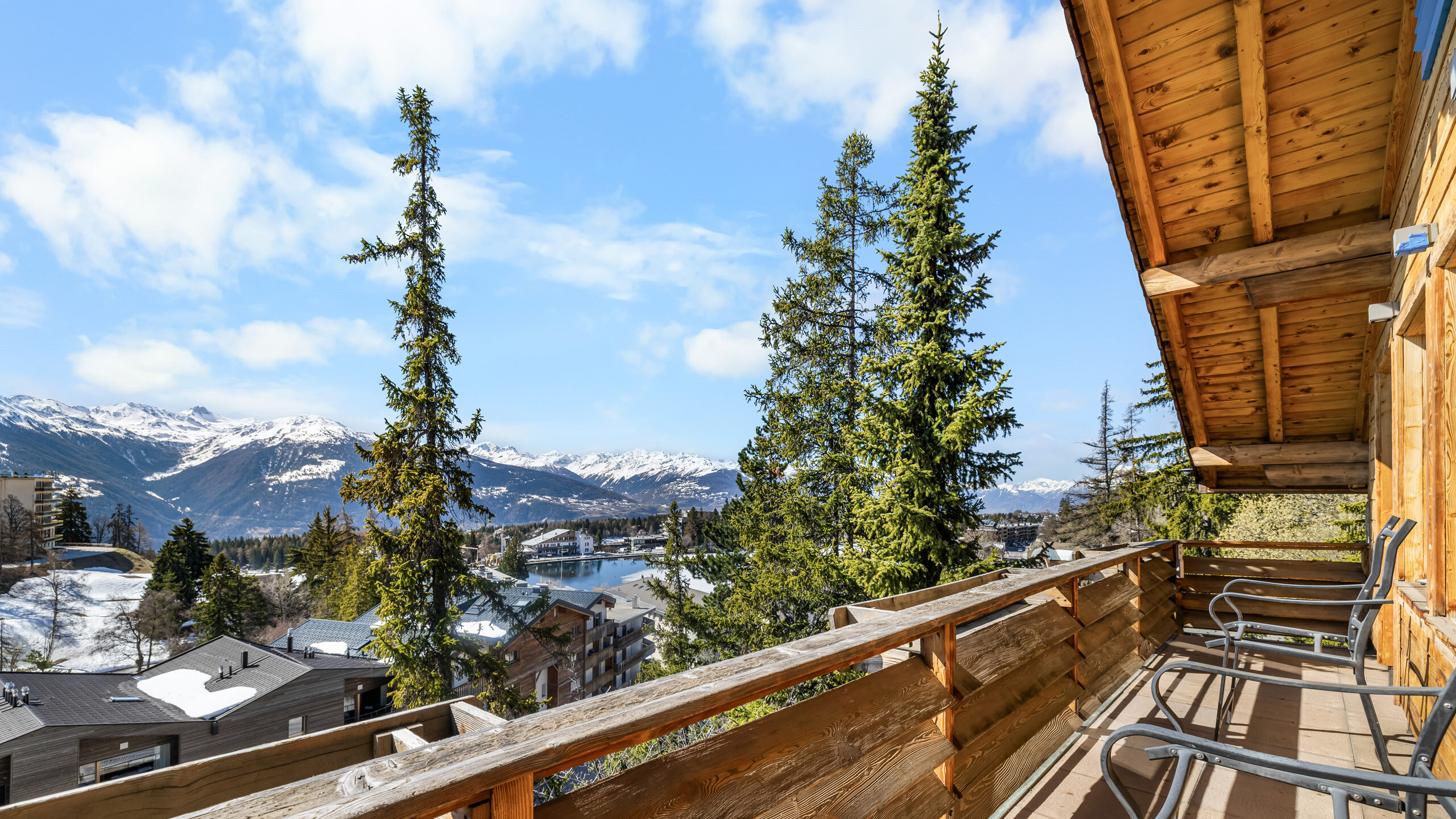 Balcon 1er étage - Vue Sud Ouest Balcon 1er étage - Vue Sud Ouest