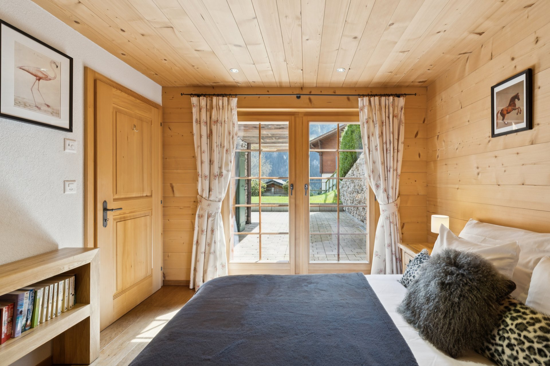 Interior view 8