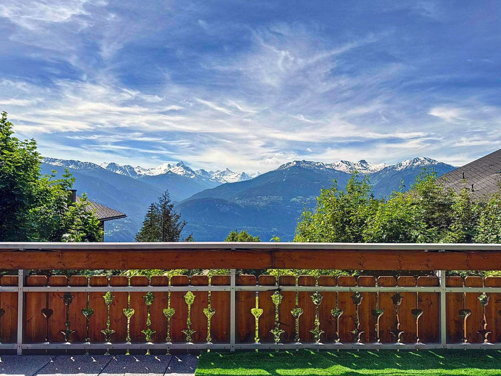 Vue depuis la terrasse principale