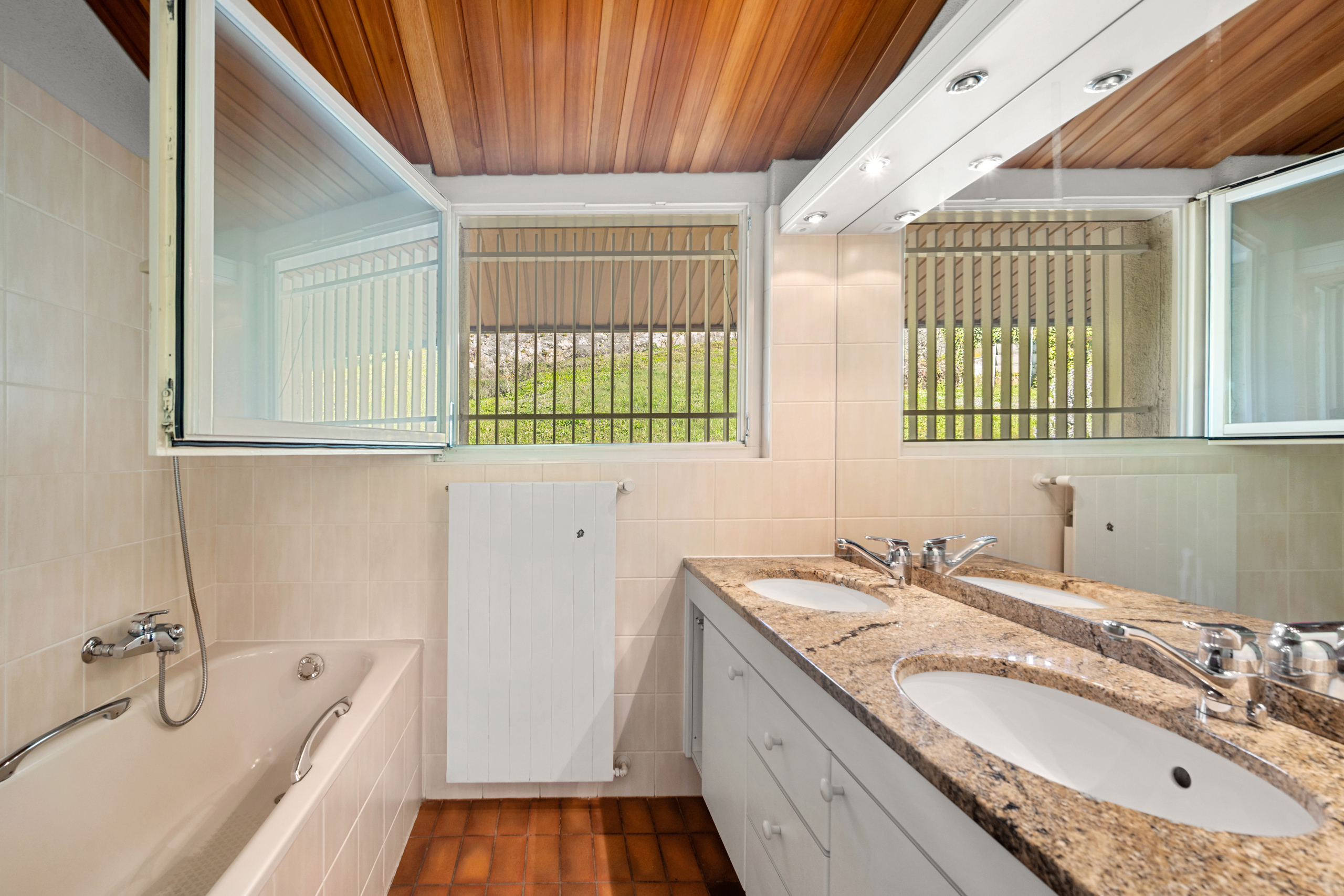 Salle de bains Rez-supérieur Salle de bains Rez-supérieur