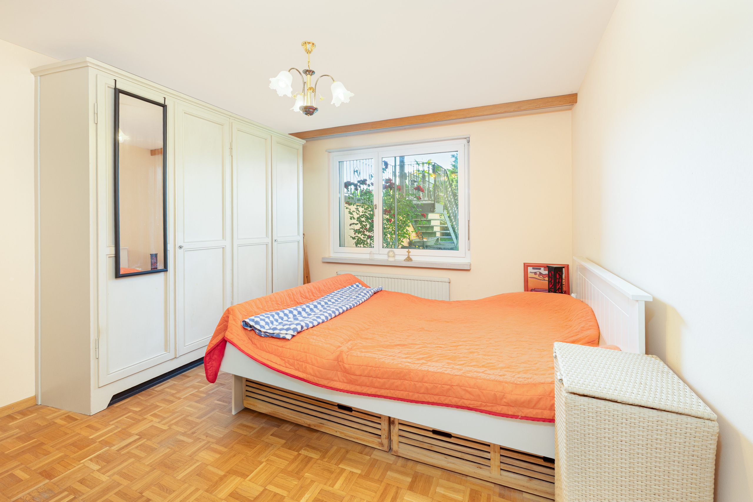 Interior view 4