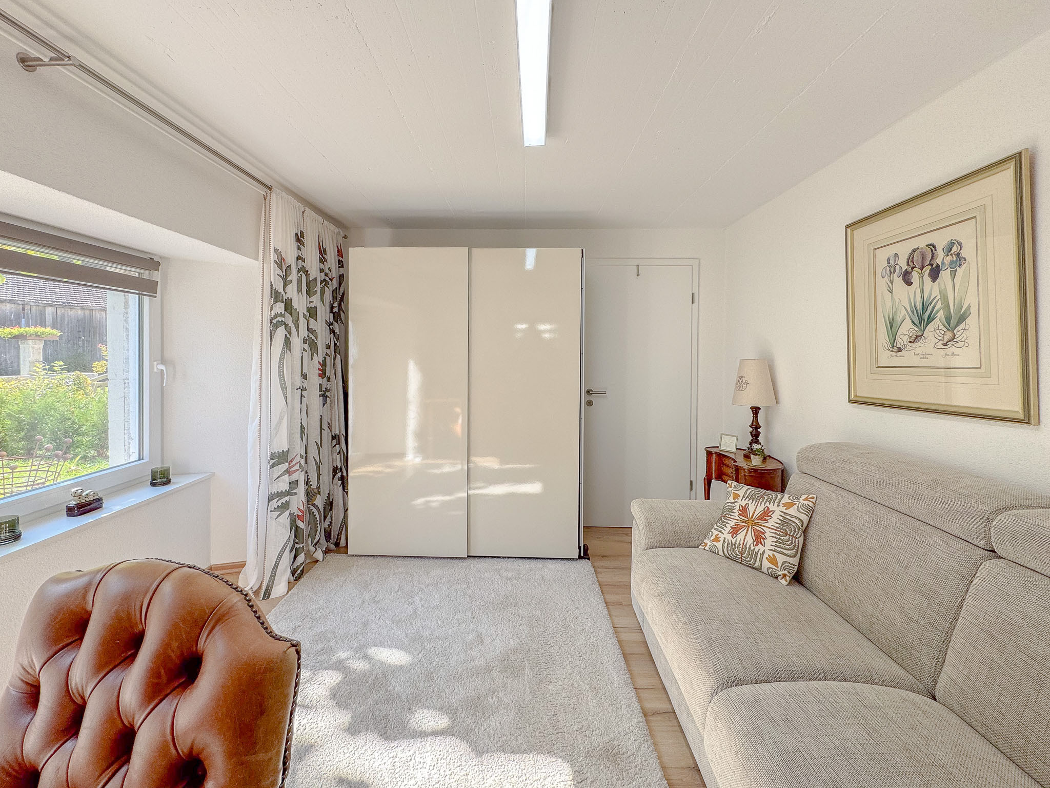 Chambre no 1 avec au rez accès au jardin Chambre no 1 avec au rez accès au jardin