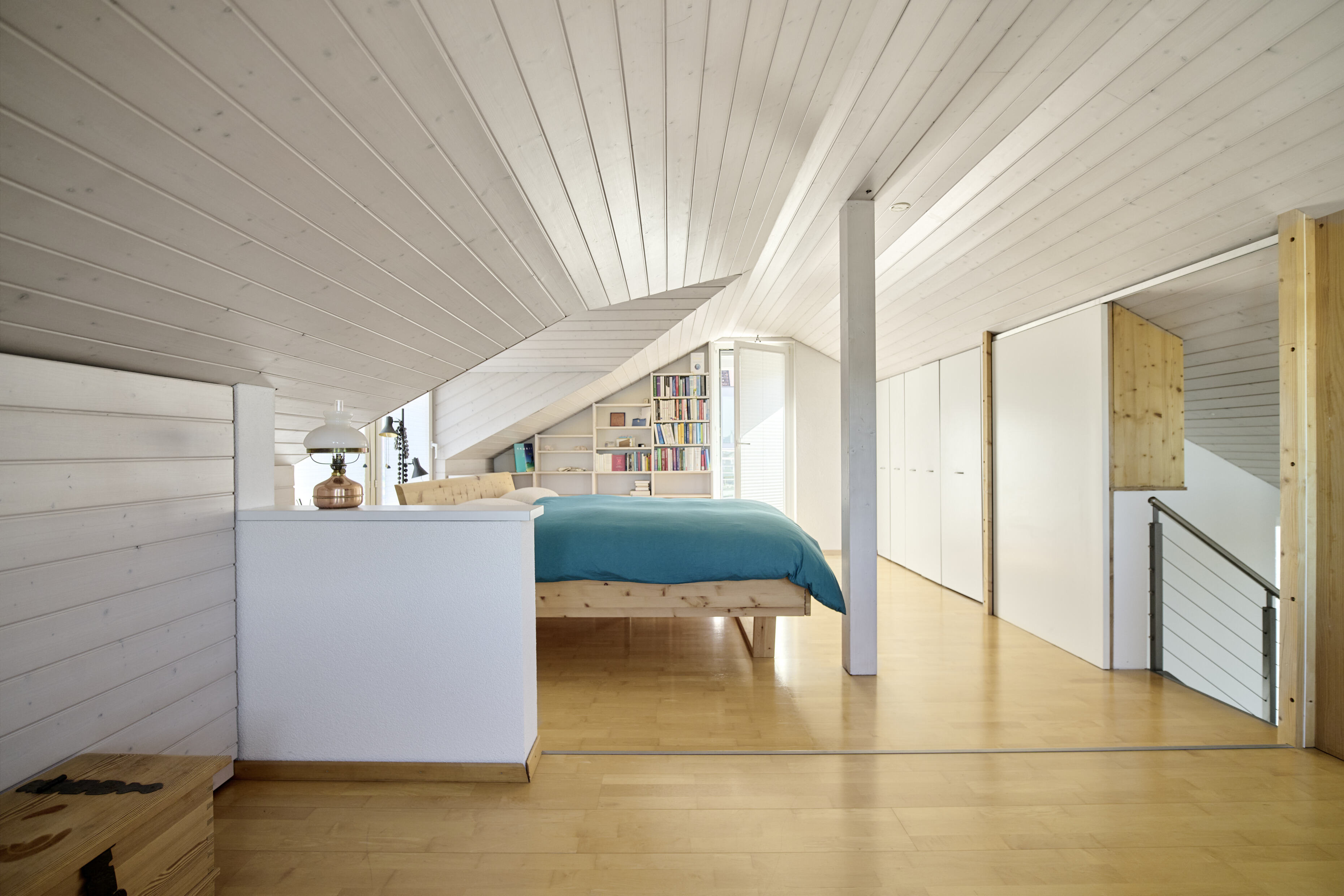 Schlafzimmer im Dachgeschoss hell und freundlich mit Zugang zur Terrasse