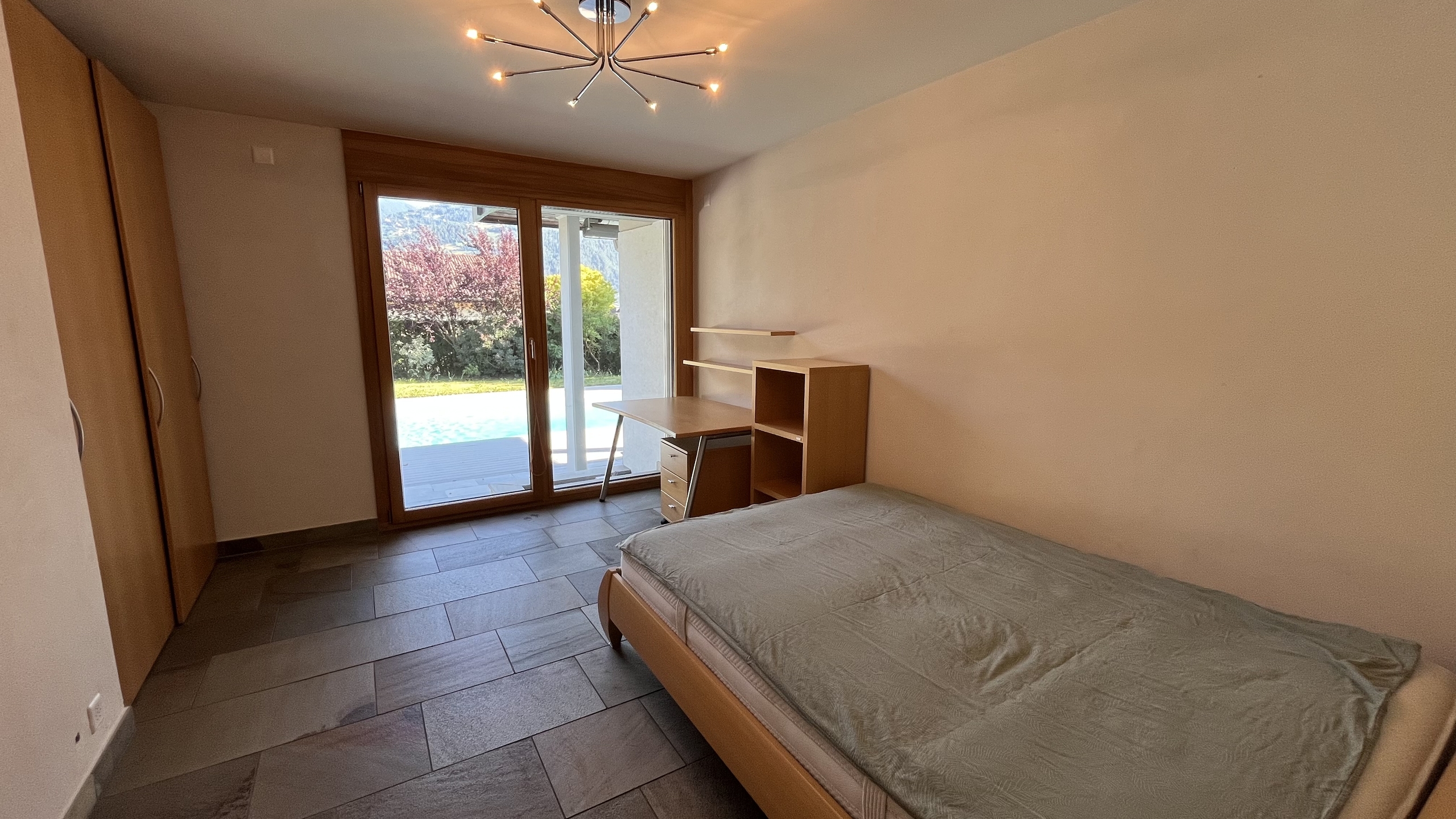 1ère chambre au rez-de-chaussée 1ère chambre au rez-de-chaussée